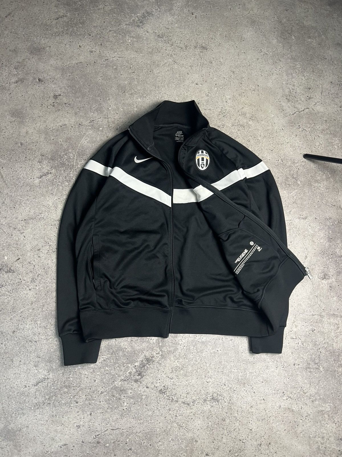 Nike Juventus Nike full zip bomber logo black Size US L / EU 52-54 / 3 - 2 Thumbnail