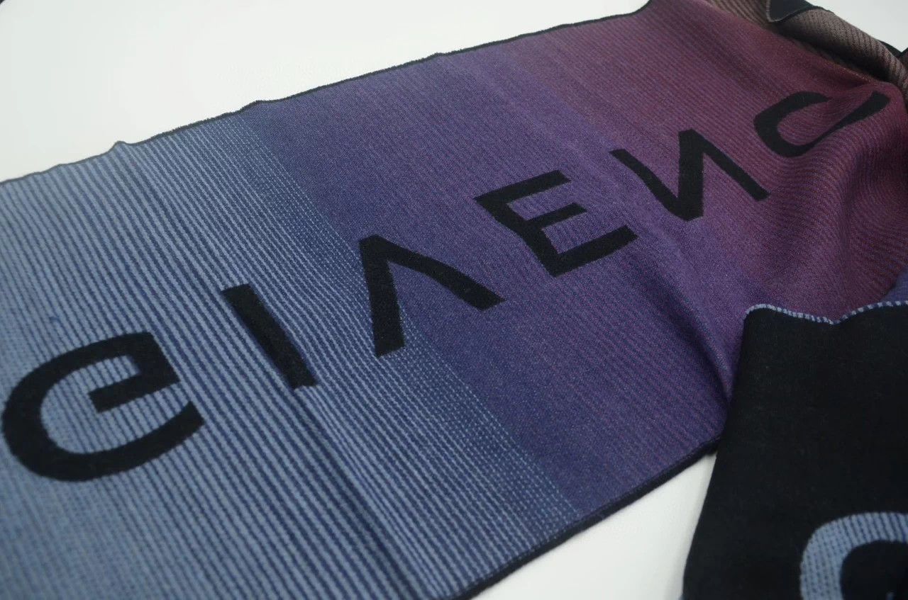 Givenchy Givenchy Double Sided Black White Gradient Wool Silk Scarf Size ONE SIZE - 4 Thumbnail