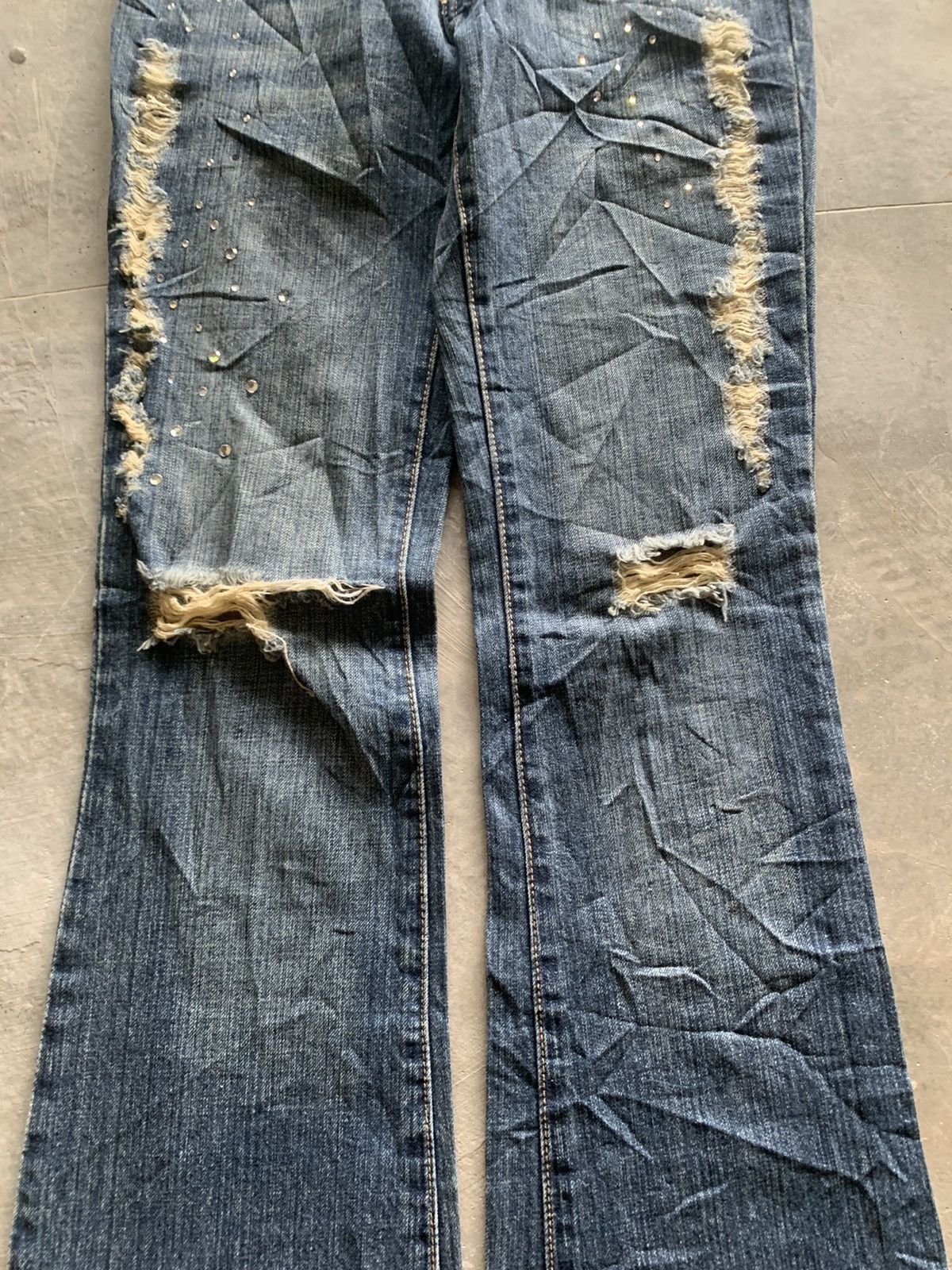 20471120 × Japanese Brand flared distressed beaded cecil mcbee japanese jeans Size US 29 - 11 Thumbnail