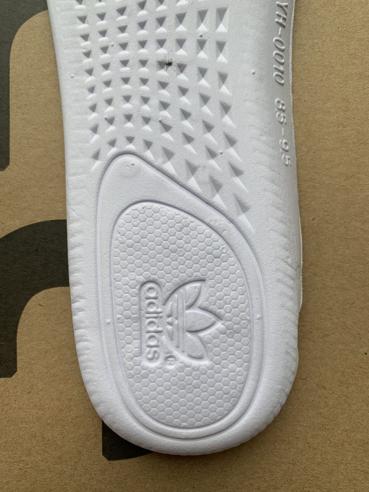 Adidas × Yeezy Adidas Yeezy Boost 350 V2 Zebra - US9 Size US 9 / EU 42 - 10 Thumbnail