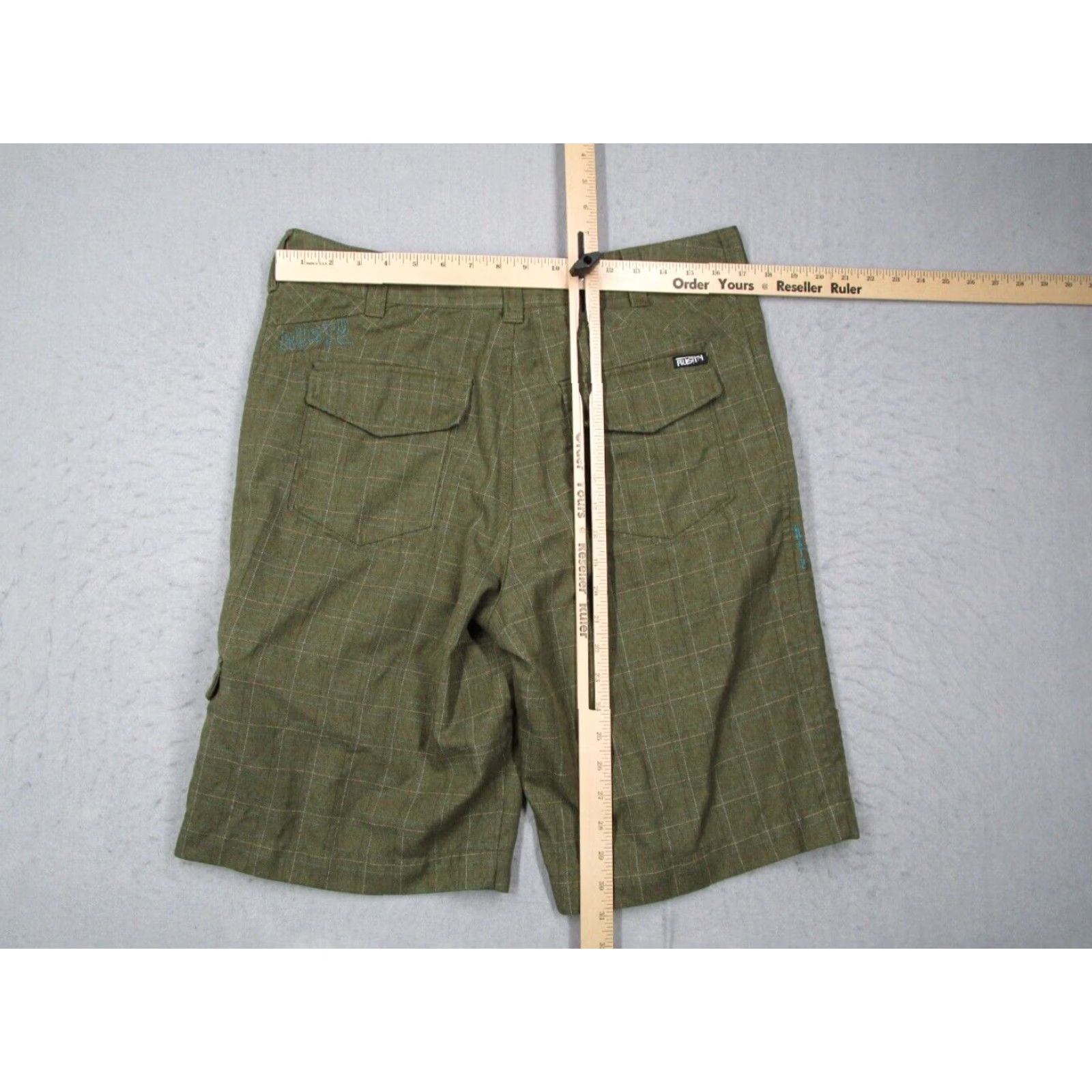 Rusty VINTAGE Rusty Men's Green Check Cargo Shorts 33 5-Pocket Logo Back Embroidered Polyester Blend India Casual Travel Size US 33 - 5 Thumbnail