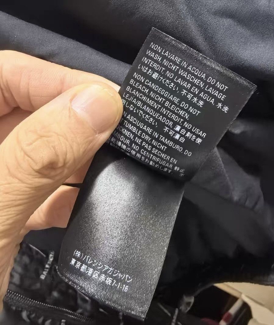 Balenciaga Balenciaga Paris Black Full-Print Logo Men's Down Jacket Size US L / EU 52-54 / 3 - 8 Thumbnail