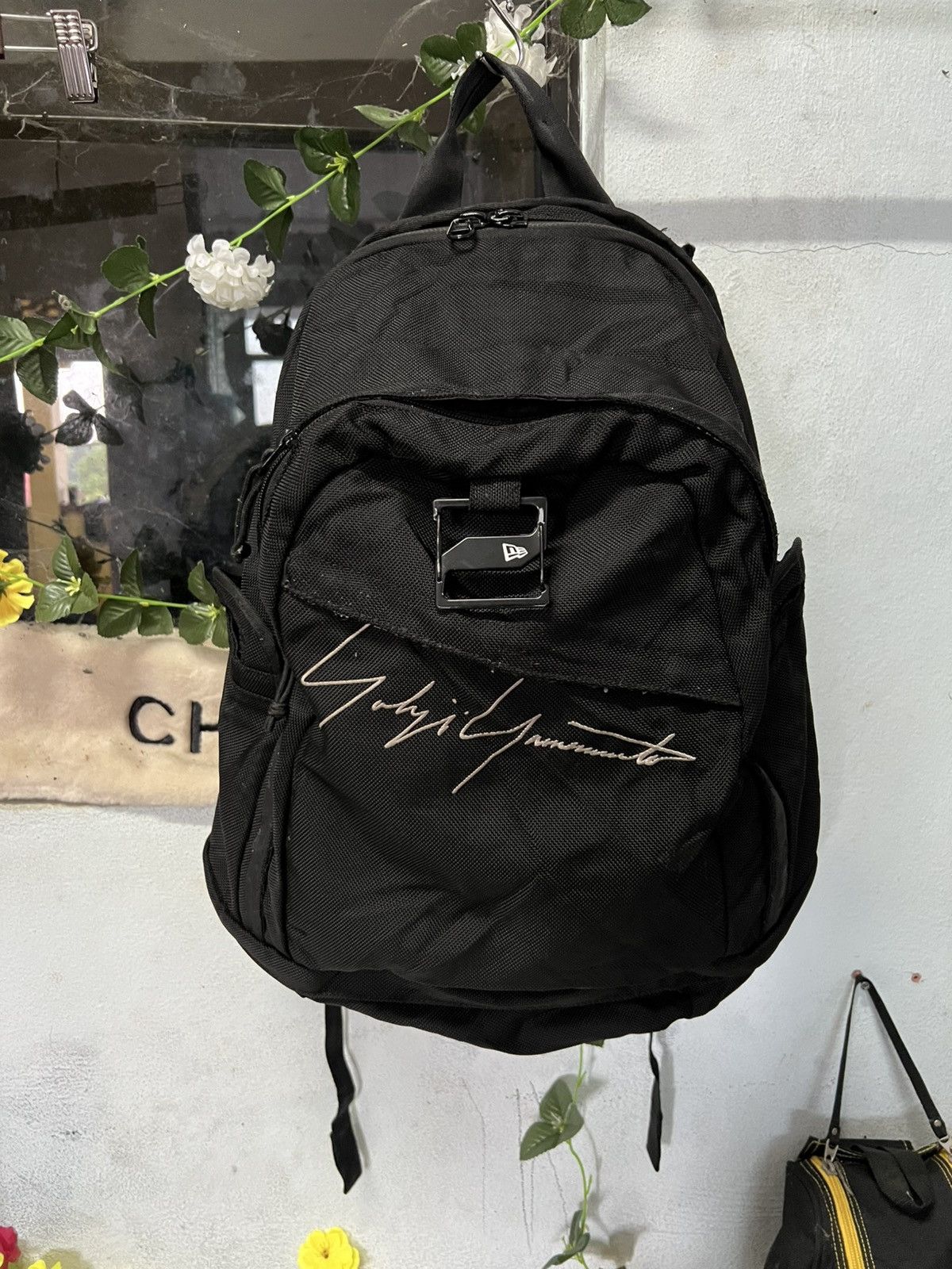 New Era × Yohji Yamamoto New Era X Yohji Yamamoto Sign Size ONE SIZE - 1 Thumbnail