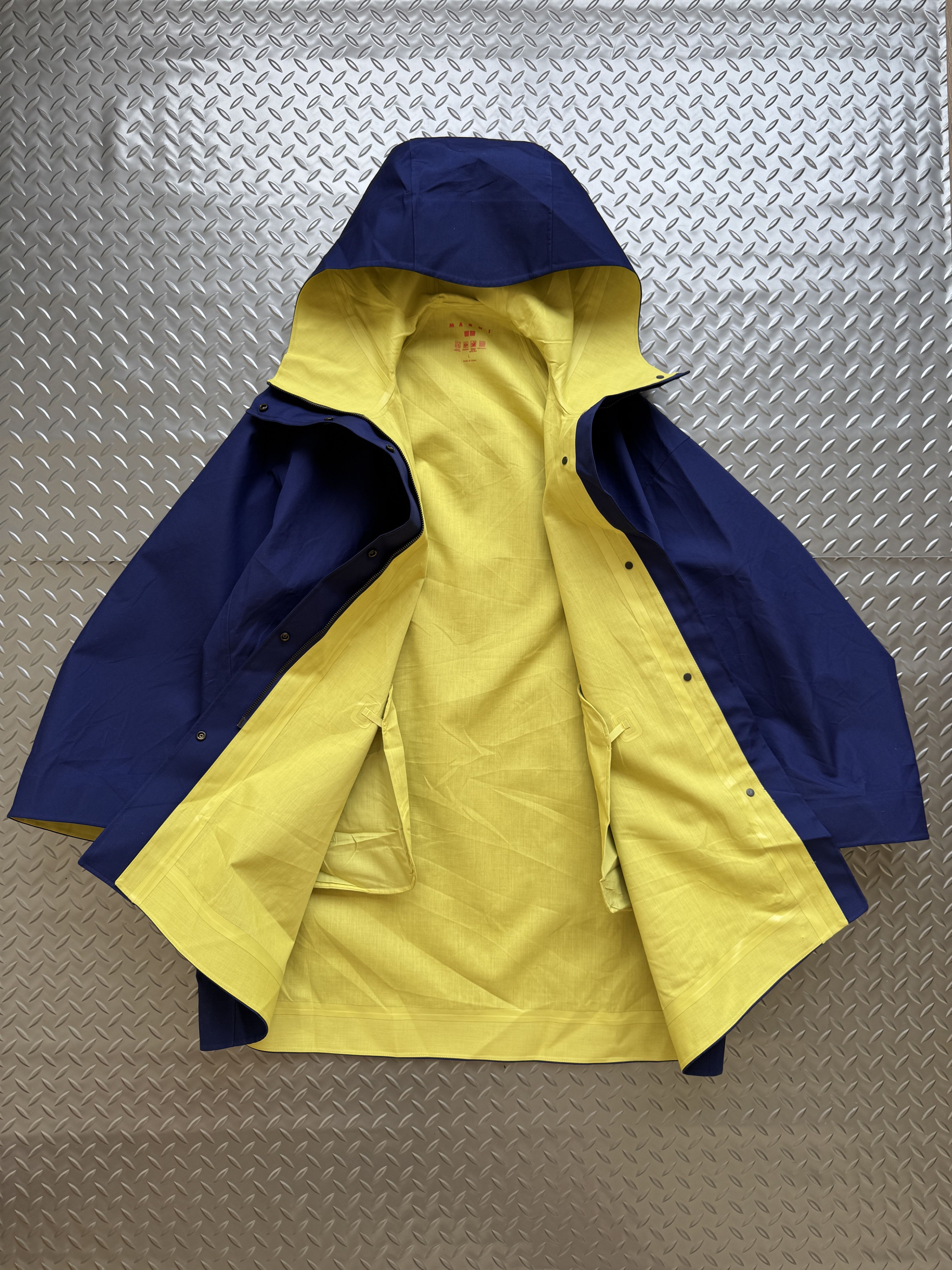 Marni × Uniqlo Marni X Uniqlo Rain Coat Jacket Hooded Design Size US L / EU 52-54 / 3 - 4 Thumbnail