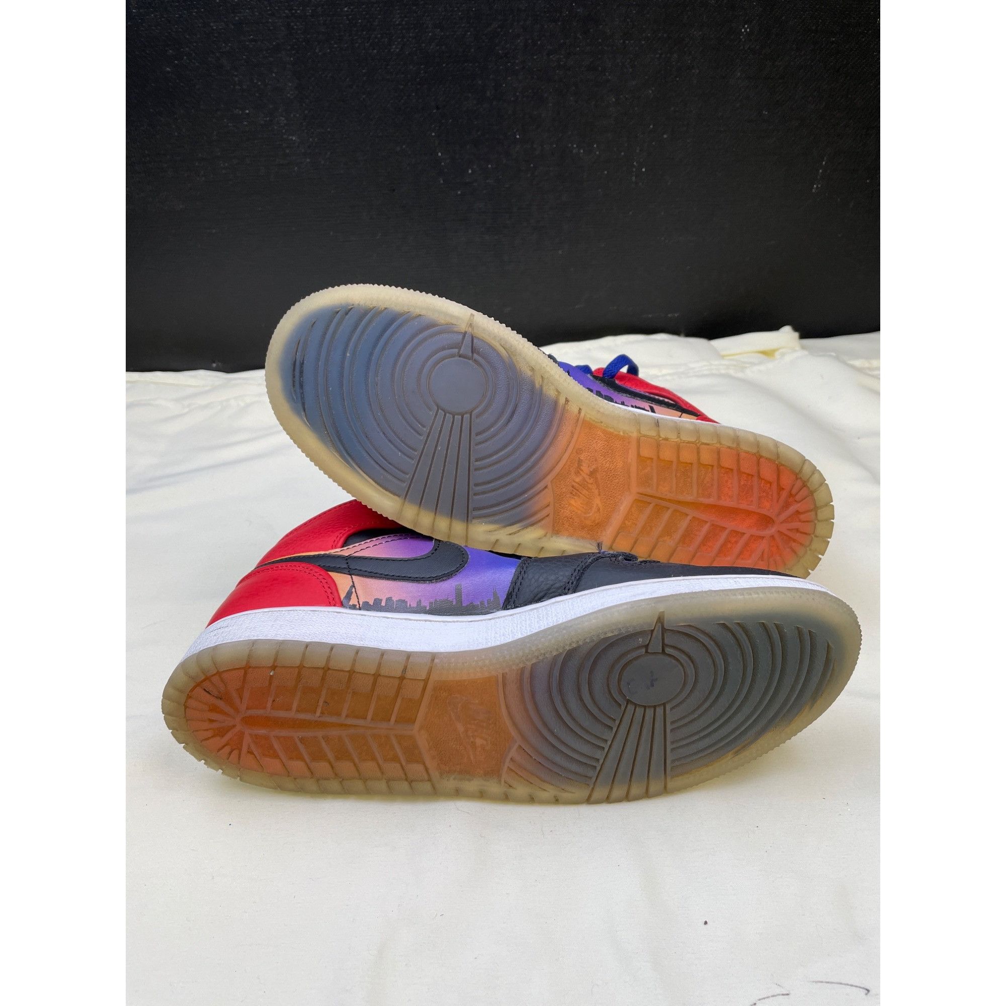 Nike Nike Air Jordan 1 Mens Sunset Multicolor Sneakers Shoes Size Size US 7 / EU 40 - 9 Thumbnail