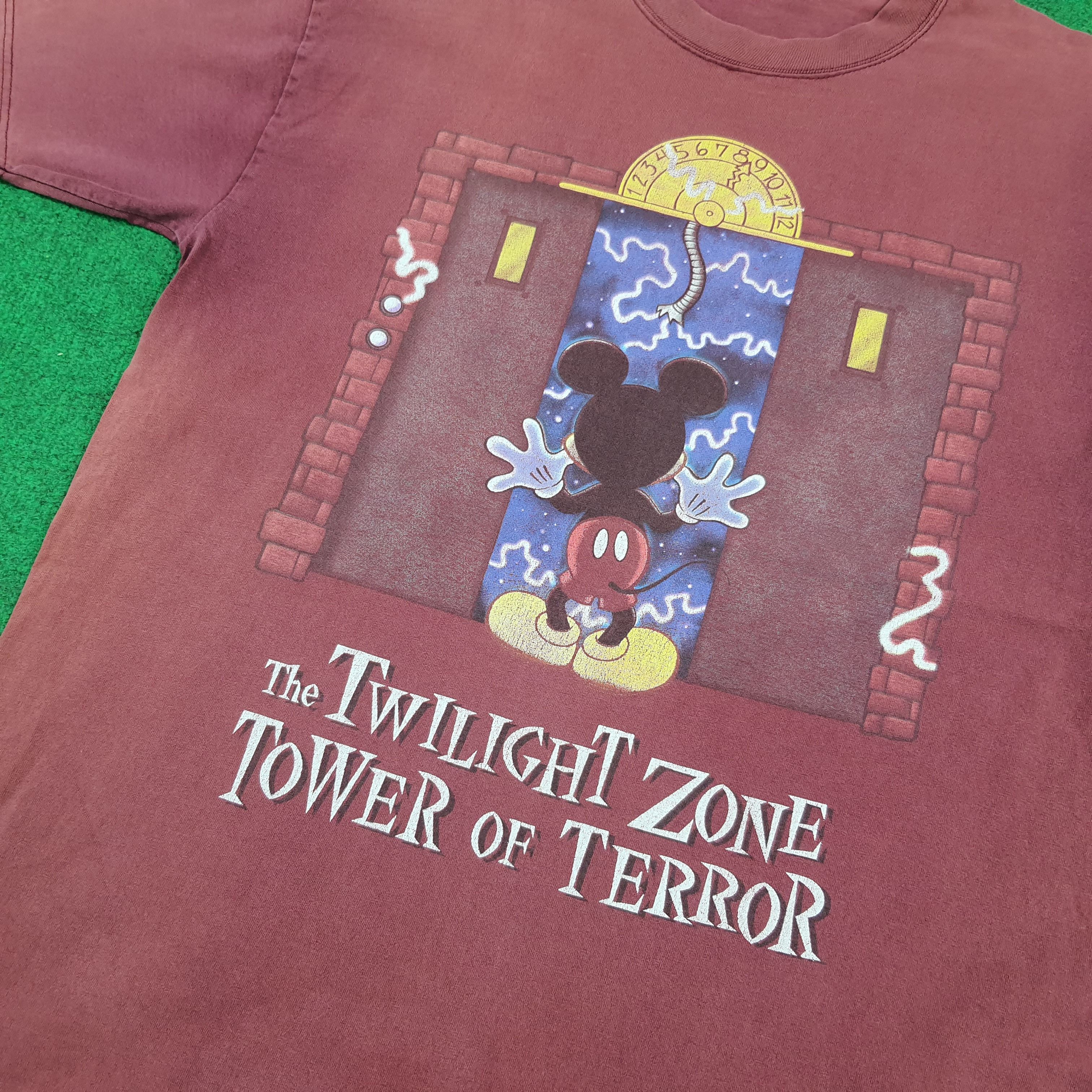 Disney Vintage Disney Mickey Mouse Tower of Terror Tshirt C299N39 Size US L / EU 52-54 / 3 - 2 Thumbnail