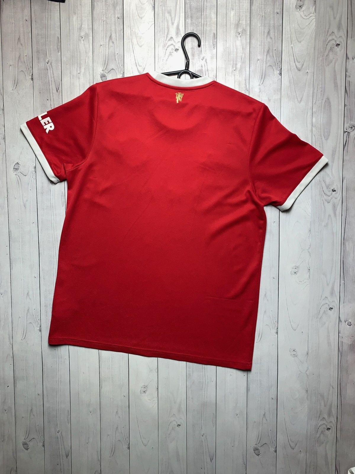Adidas × Vintage Vintage adidas Manchester United soccer jersey size XL Size US XL / EU 56 / 4 - 6 Thumbnail