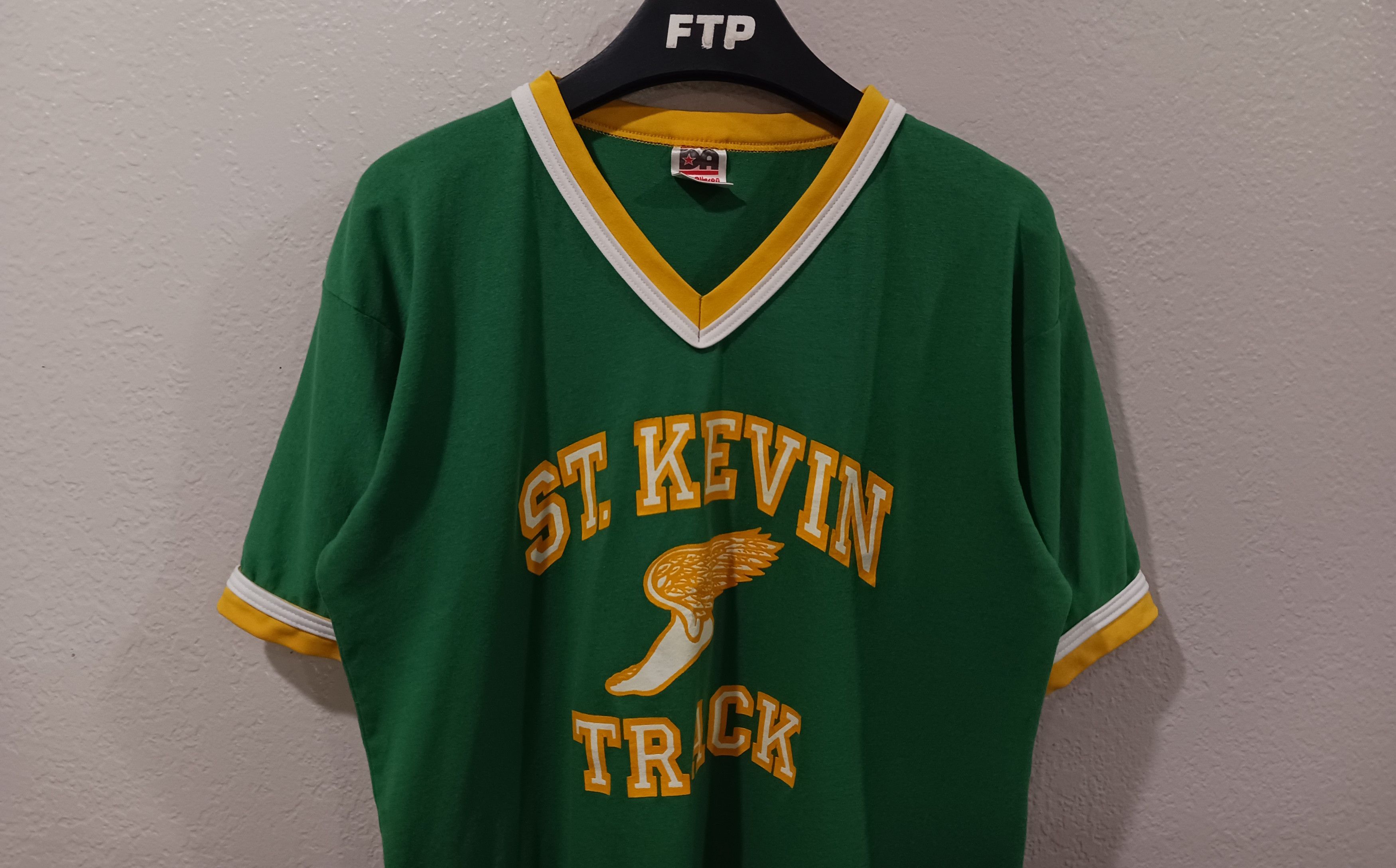 Vintage Don Alleson Athletic St. Kevin Track Vintage 90s V-Neck Tee Size US L / EU 52-54 / 3 - 8 Thumbnail