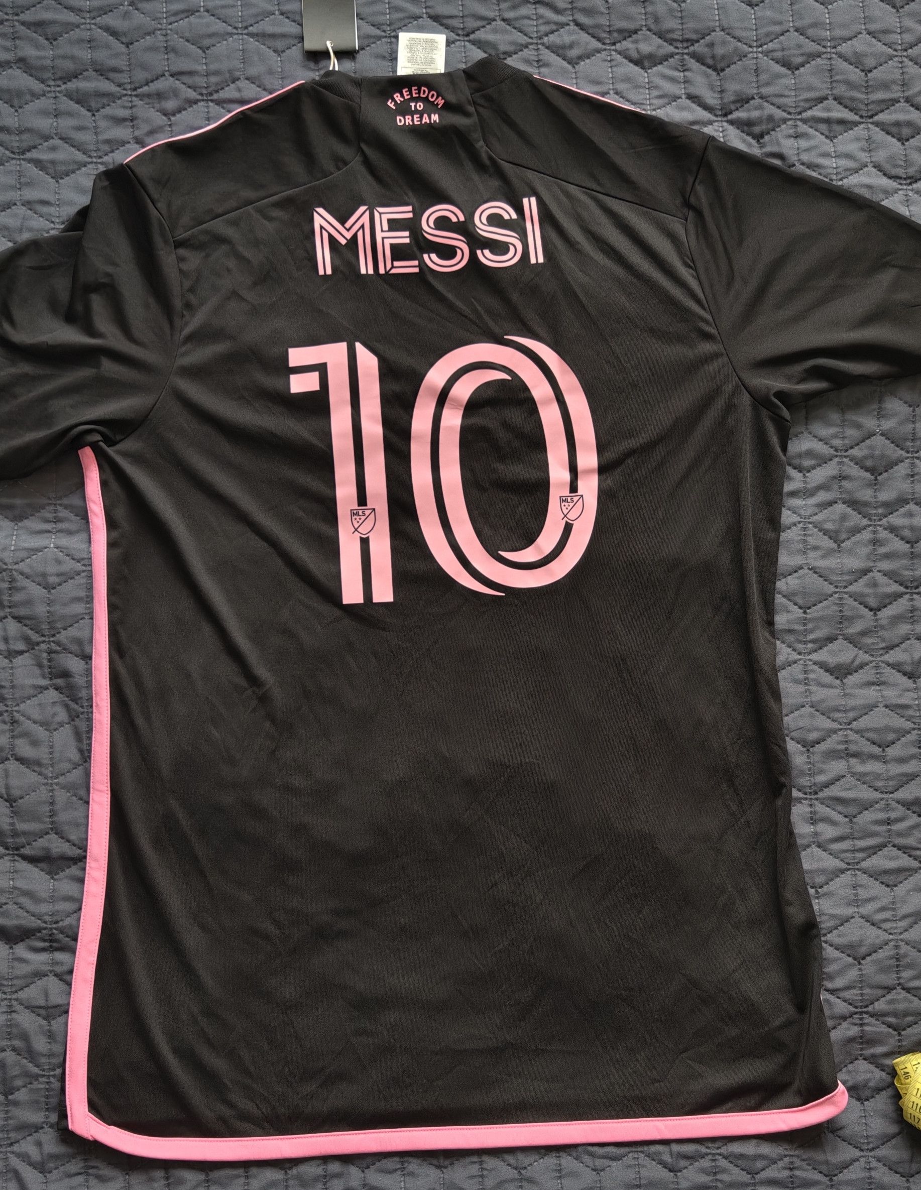 Adidas Inter Miami 23/24 Away jersey Messi L Size US L / EU 52-54 / 3 - 1 Thumbnail