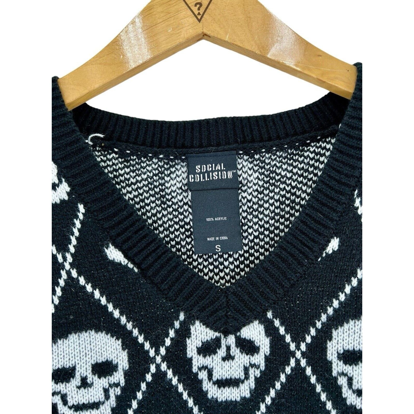 Hot Topic Hot Topic Social Collision Sweater Vest Sz Small Skull Size S / US 4 / IT 40 - 2 Thumbnail