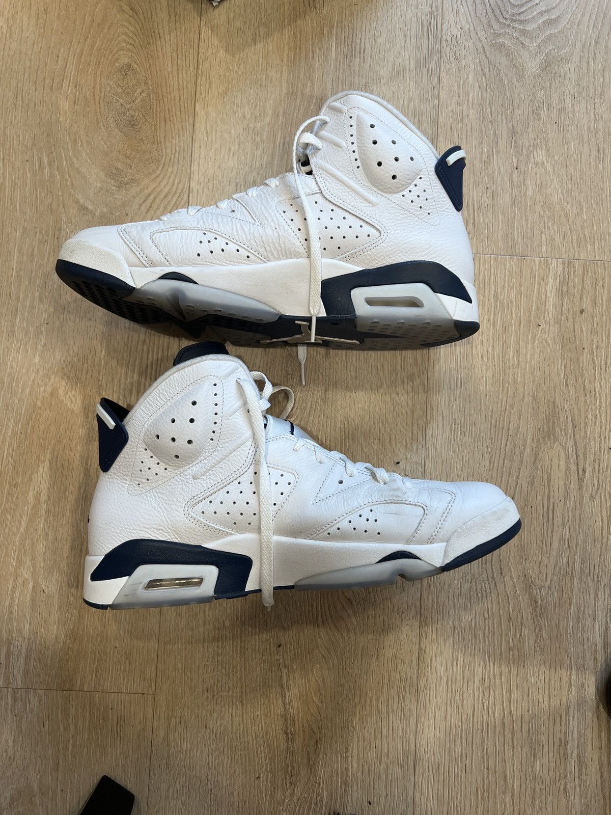 Jordan Brand Air Jordan Retro 6 Midnight Navy Size US 13 / EU 46 - 1 Thumbnail