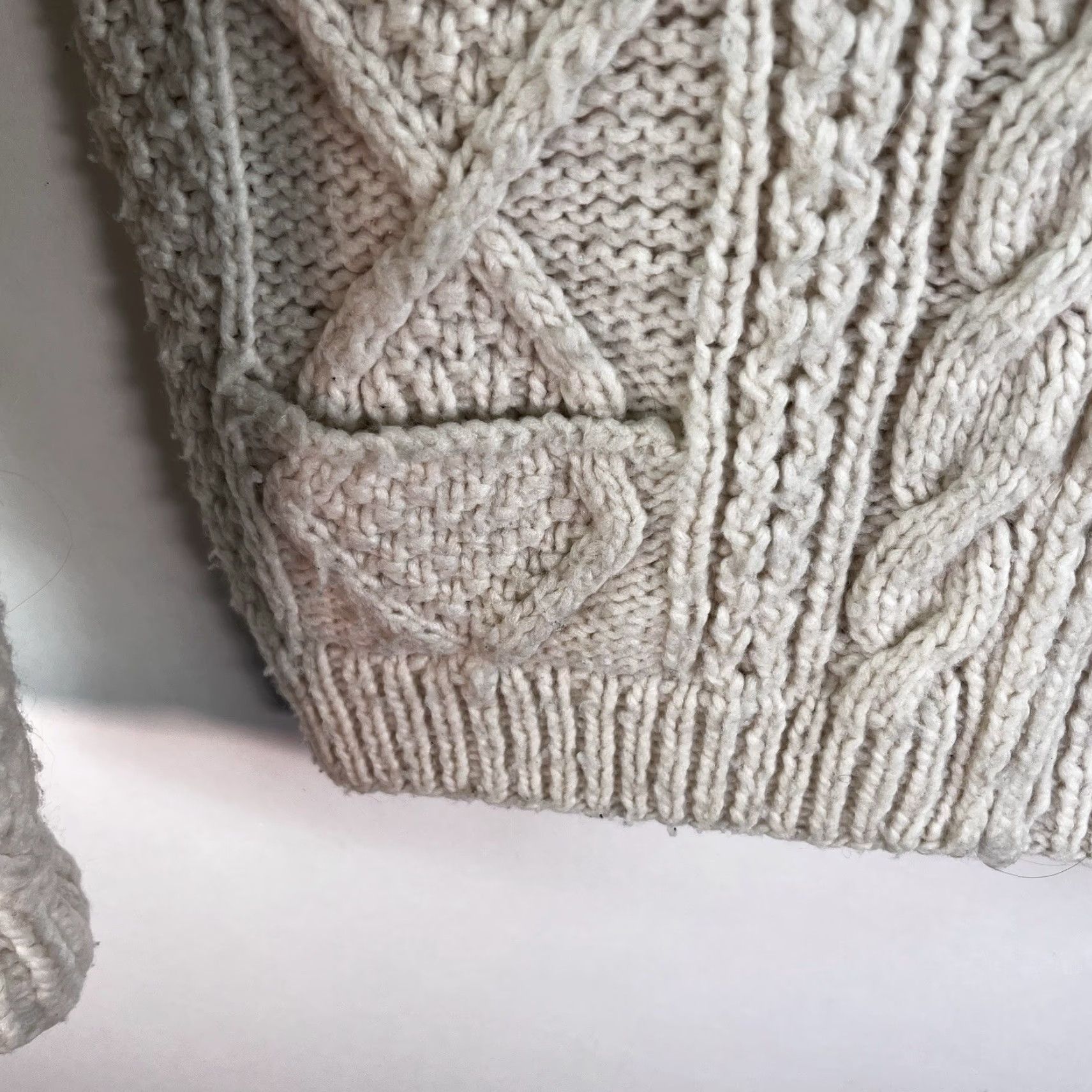 Vintage VINTAGE Ishka 100% Wool Hooded Cardigan Cable Knot Sweater Beige XL Womens Geometric 90s Bohemian Classic Size XL / US 12-14 / IT 48-50 - 5 Thumbnail