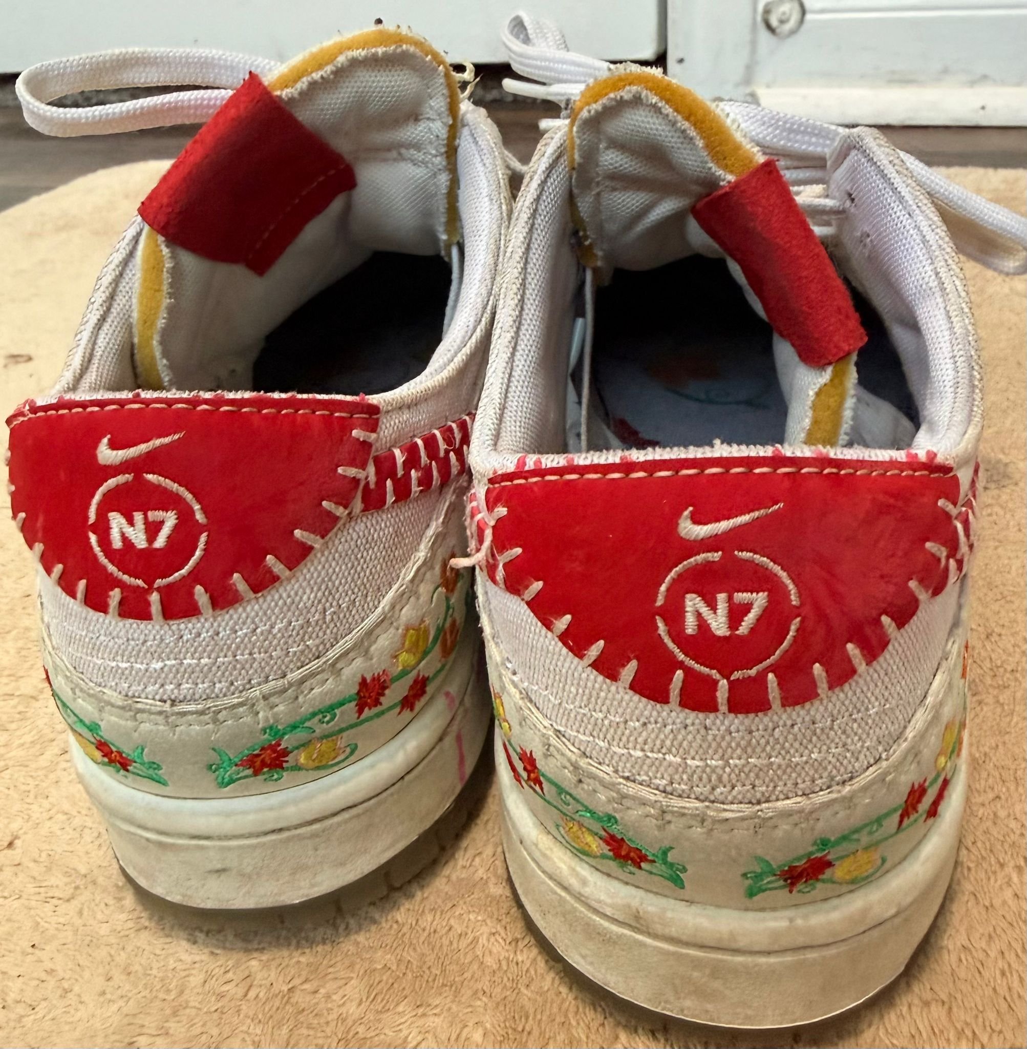 Nike Men's Size 8 Nike SB Dunk Low Decon N7, Sail University Red Size US 8 / EU 41 - 6 Thumbnail