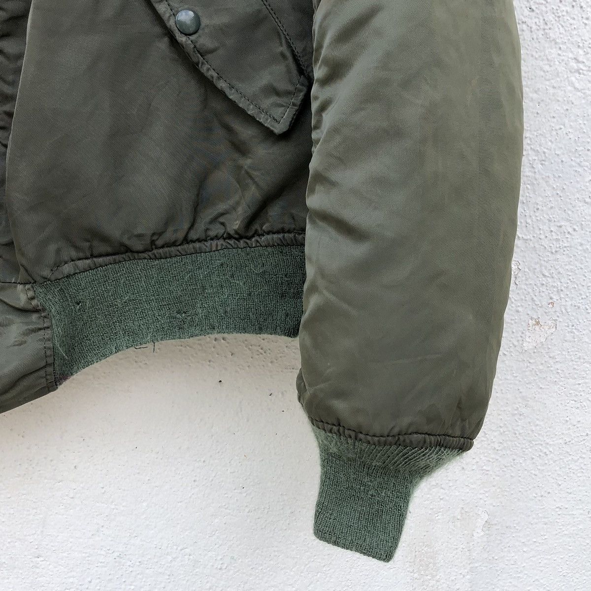 Alpha Industries Vintage Flyers Man Intermediate Ma-1 Bomber Jacket Size US XL / EU 56 / 4 - 6 Thumbnail