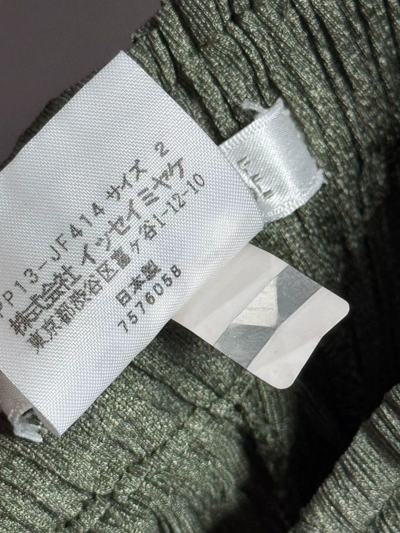 Issey Miyake Issey Miyake size:2 Light green pleated and irregular-shap Size 22" - 4 Thumbnail