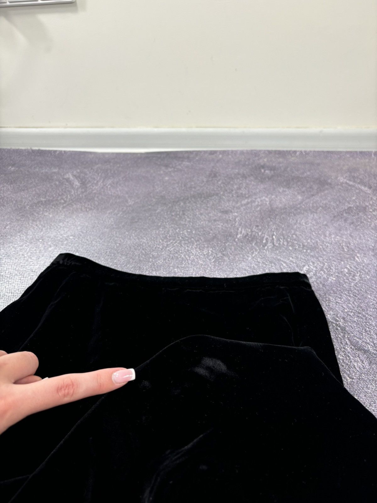 Mila Schon Vintage Mila Schon Due Women’s Rare Velvet Black Midi Skirt Size 30" / US 8 / IT 44 - 15 Thumbnail