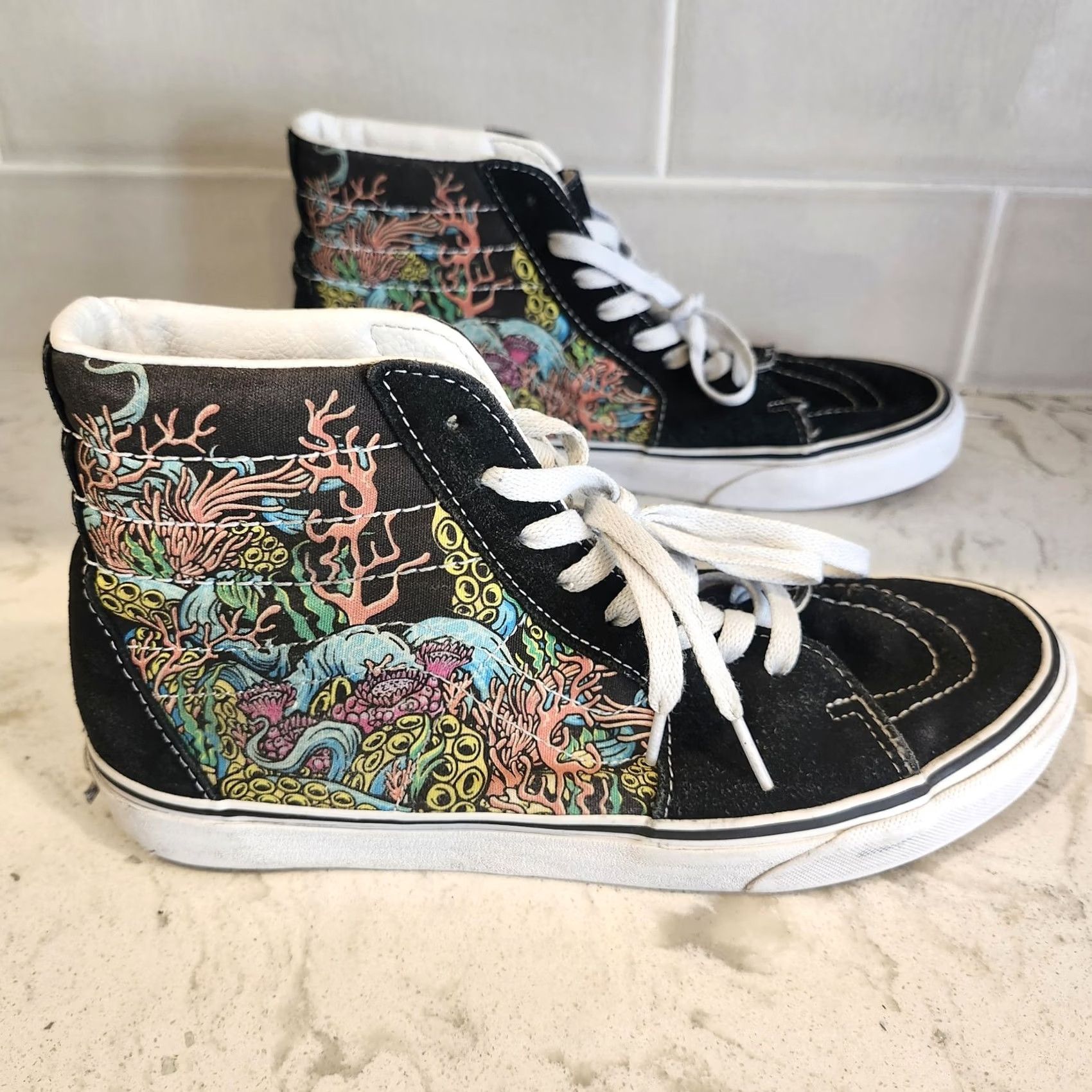 Vans VANS SK8 Hi Reissue Coral Reef Print Black High Top Shoes Mens 8.5 Multicolor Coral Reef Print Classic Casual Sneakers Men 8.5 Size US M / EU 48-50 / 2 - 7 Thumbnail