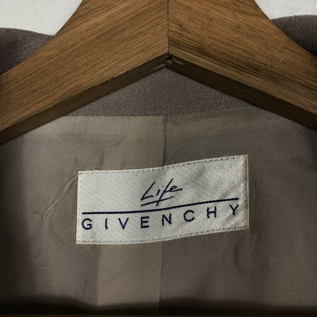 Givenchy 📌LIFE GIVENCHY ONE BUTTON COATS GOLD Size M / US 6-8 / IT 42-44 - 18 Thumbnail
