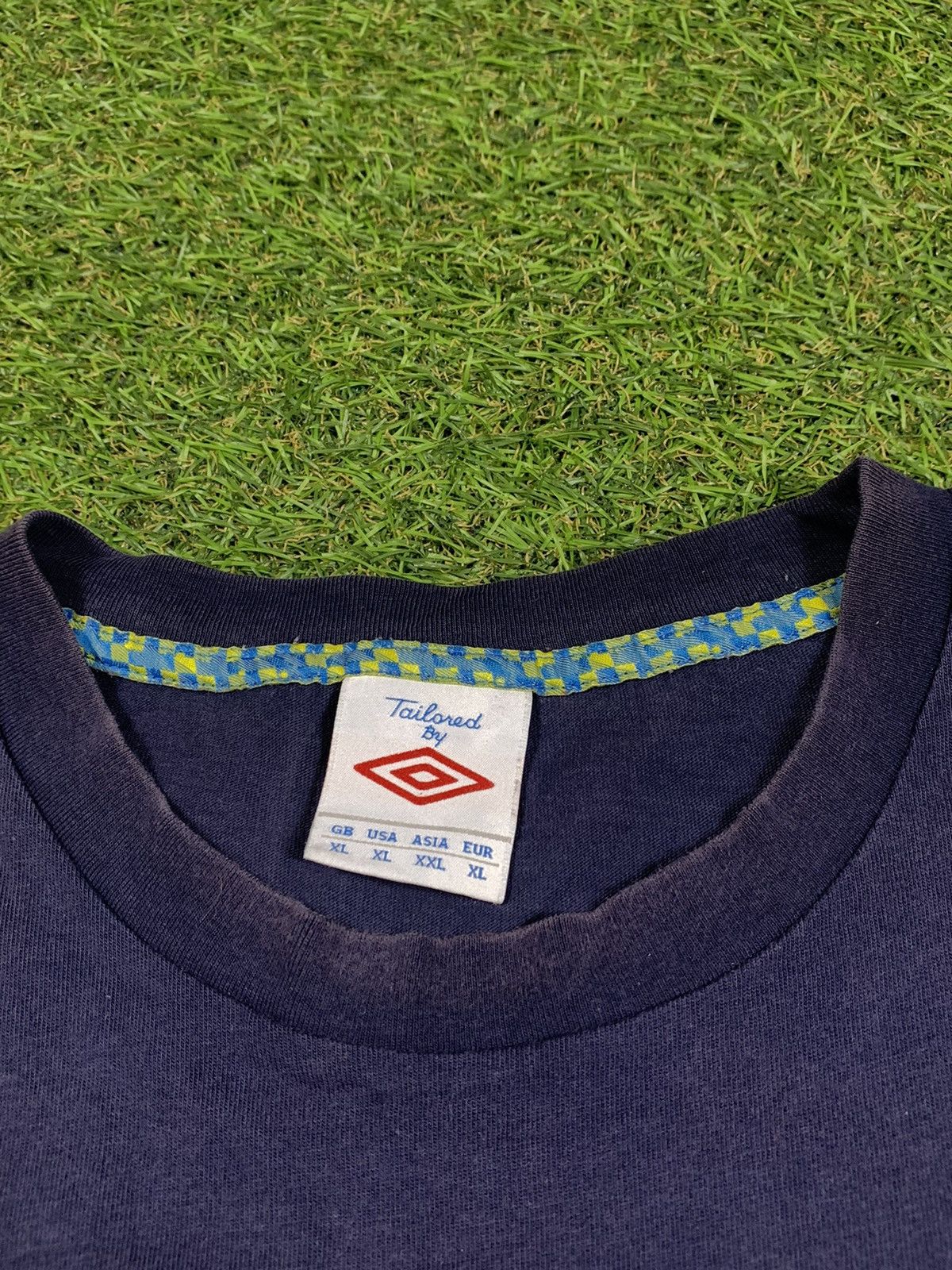 Umbro Vintage Y2K Umbro tee big logo streetwear style size XL Size US XL / EU 56 / 4 - 5 Thumbnail