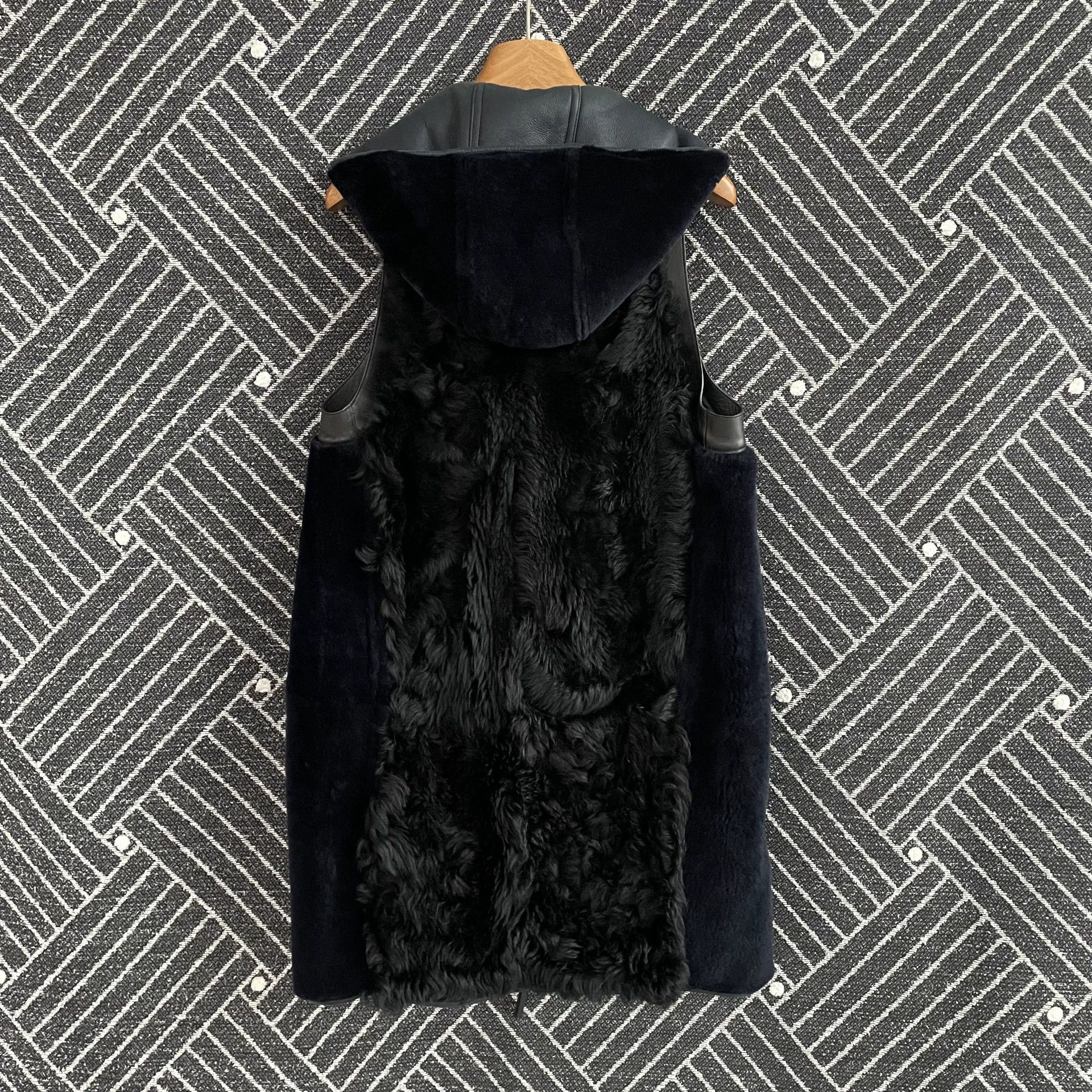 Marni Marni 98 New Women's Hooded Lamb Fur Vest Navy 38 Minor Flaw Size S / US 4 / IT 40 - 2 Thumbnail