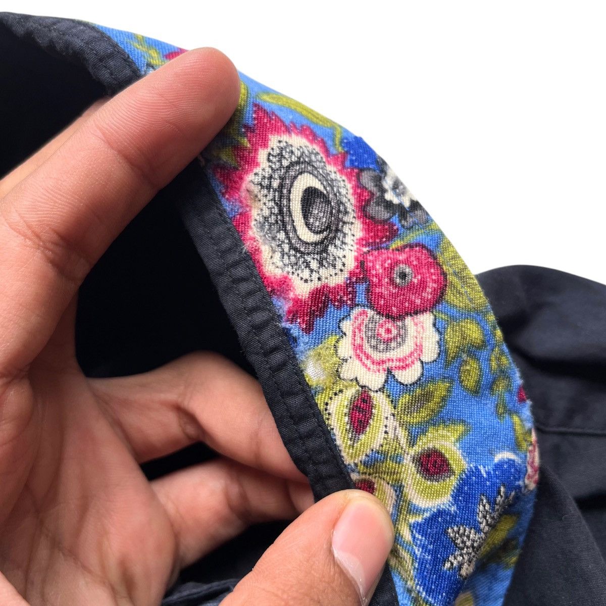 Comme des Garcons 1990s Junya Watanabe Comme des Garcons Black Flowers Shirt Size US L / EU 52-54 / 3 - 14 Thumbnail