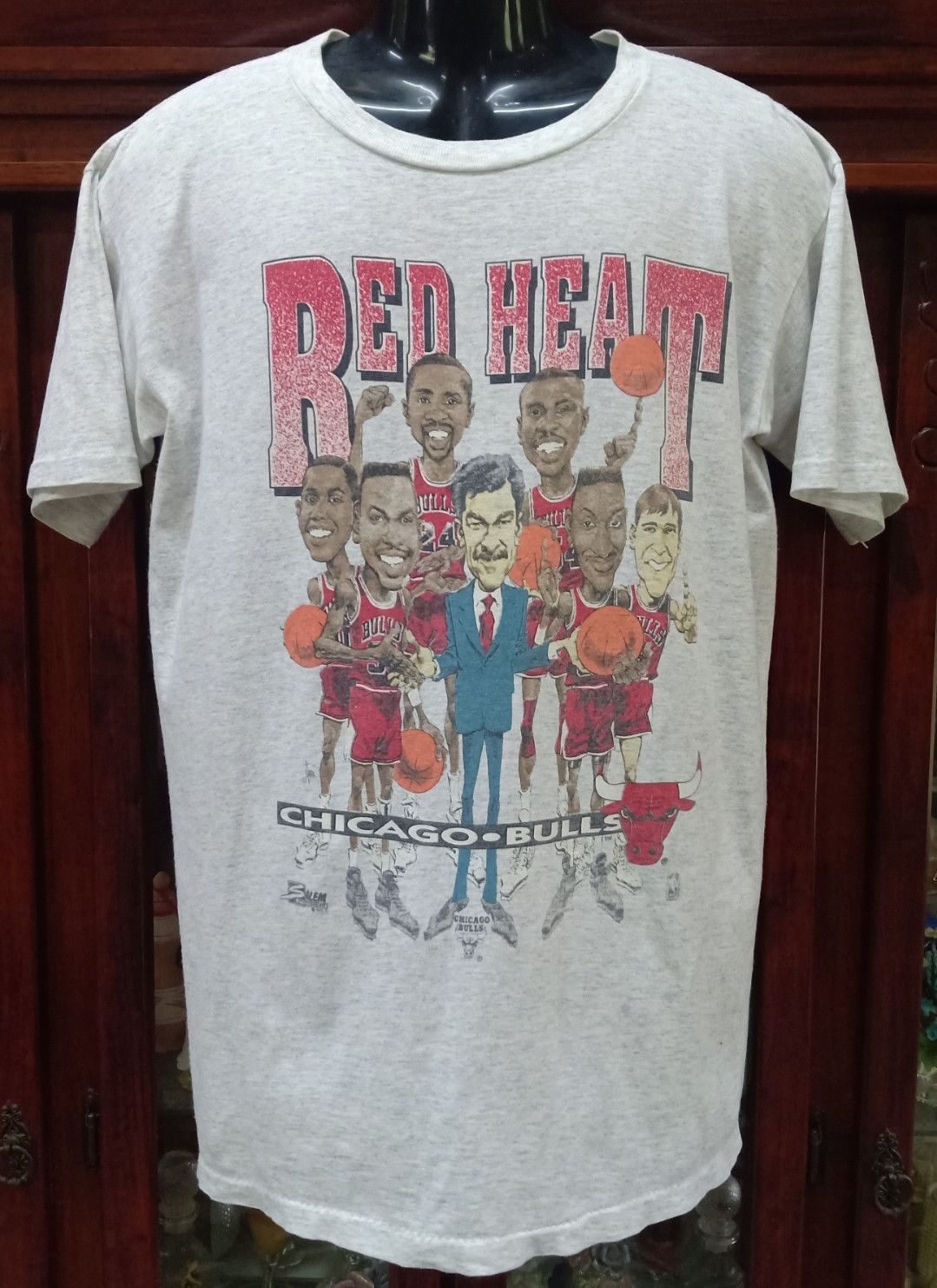 Vintage 90s NBA Playoffs Chicago Bulls Red Heat T-shirt