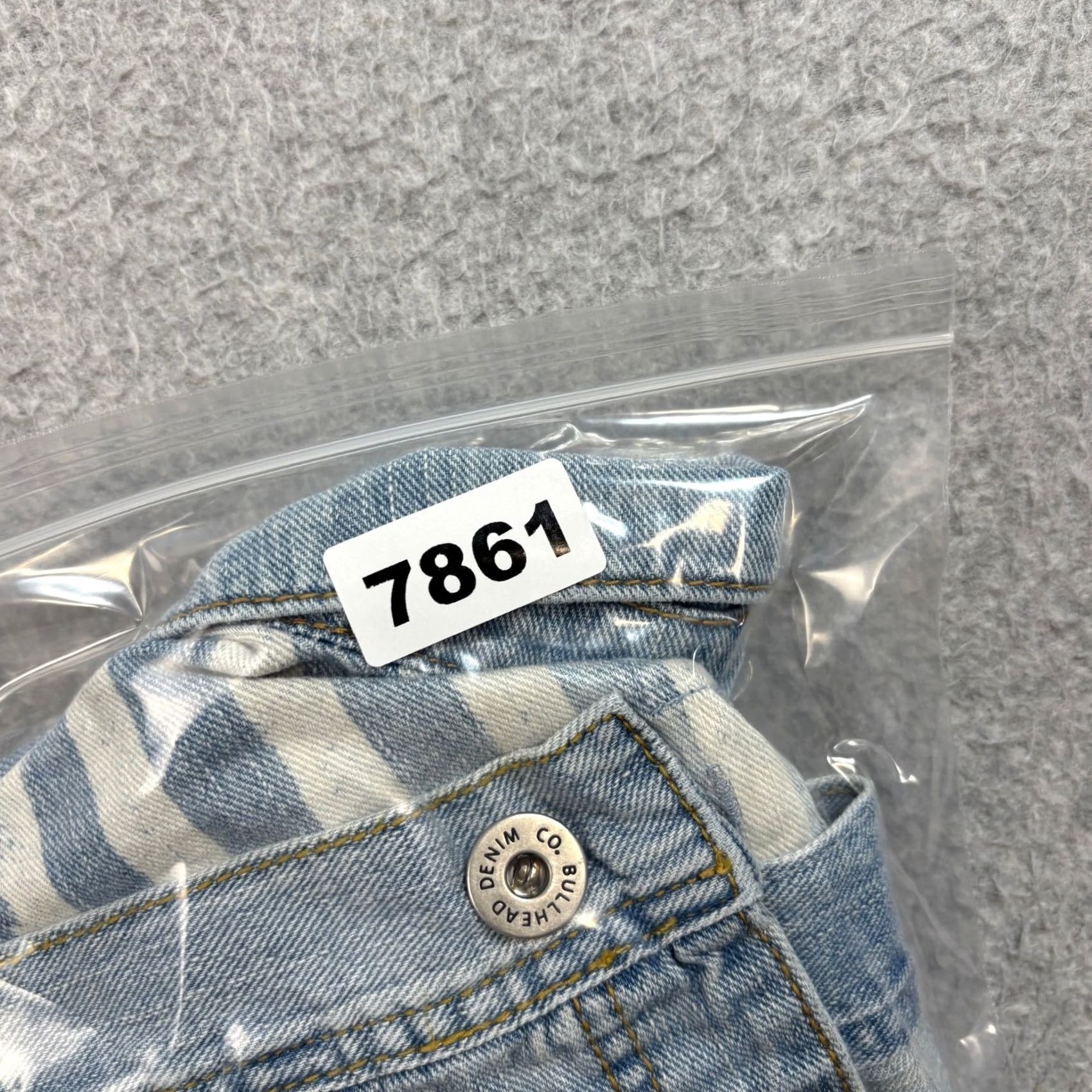 Denime Bullhead Denim Vest Woman M Blue Stars Stripes Distressed Rockabilly Y2K Motif Den﻿im Distress Rockabilly Vest Woman M Blue Stars Stripes Size M / US 6-8 / IT 42-44 - 8 Thumbnail
