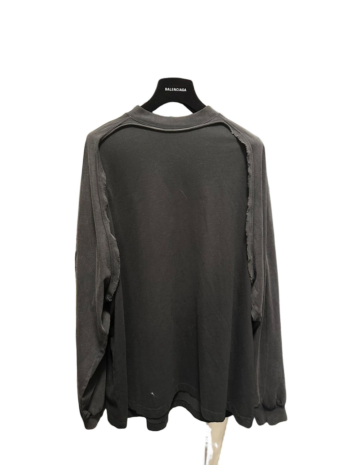 Balenciaga Balenciaga Distressed Long Sleeve T-Shirt Size M Size US M / EU 48-50 / 2 - 1 Thumbnail