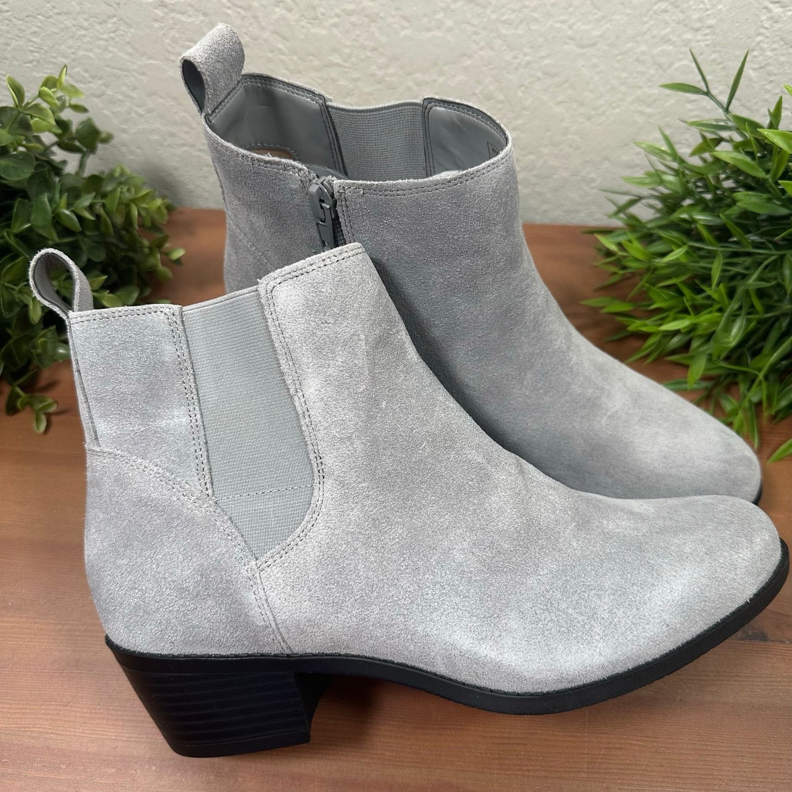 Vionic Vionic Roseland Wide Water-Repellent Suede Ankle Boots Size US 8.5 / IT 38.5 - 1 Thumbnail
