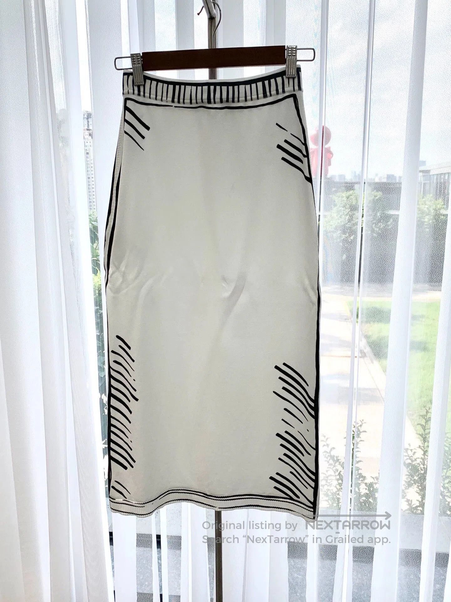 Fendi Fendi Line Graffiti Knit Skirt. Size US 40 / EU 56 - 2 Thumbnail