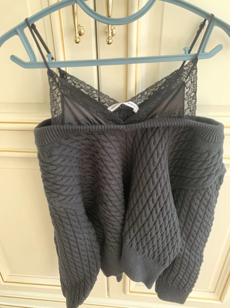 Alexander Wang Alexander Wang Off-Shoulder Black Sweater Size M / US 6-8 / IT 42-44 - 1 Thumbnail