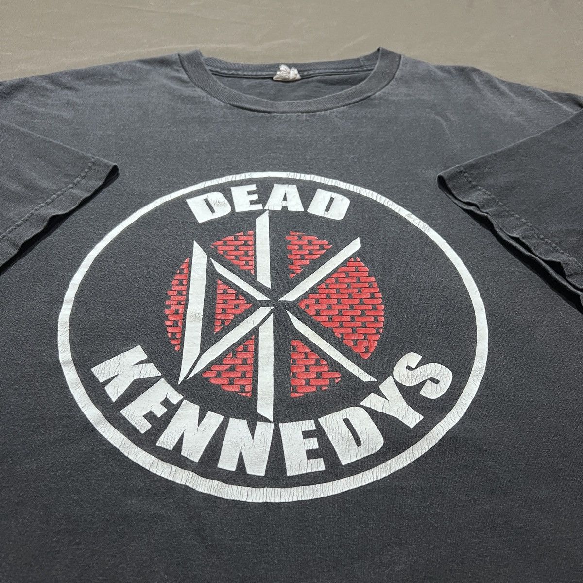 Band Tees Vintage Y2K Dead Kennedys 2XL Thrashed Faded Hardcore punk Size US XXL / EU 58 / 5 - 5 Thumbnail