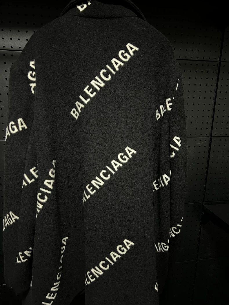 Balenciaga Balenciaga size 36 Wool coat full of logo Size US M / EU 48-50 / 2 - 5 Thumbnail