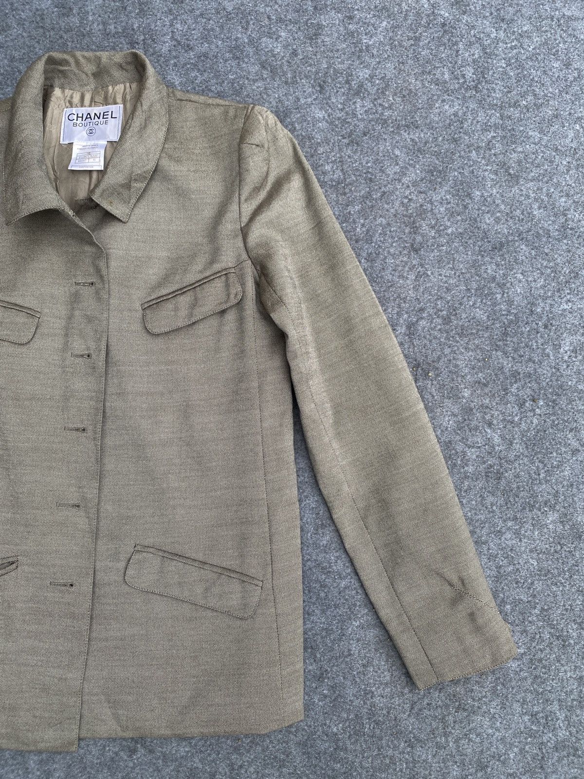 Chanel Chanel boutique missing button jacket Size XS / US 0-2 / IT 36-38 - 4 Thumbnail