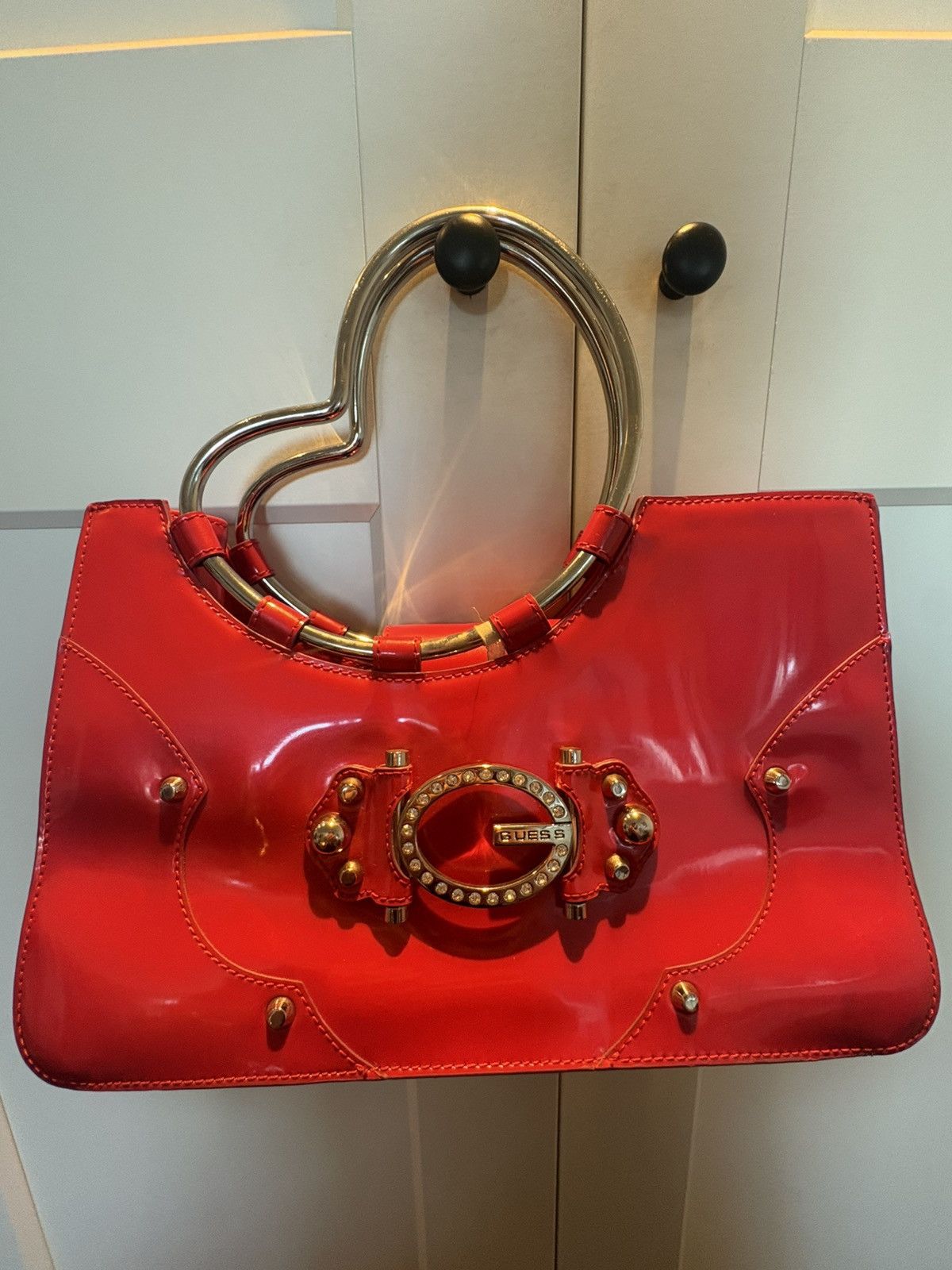 Guess Guess Vintage Red Patent Heart Handle Bag – Y2K Size ONE SIZE - 8 Thumbnail