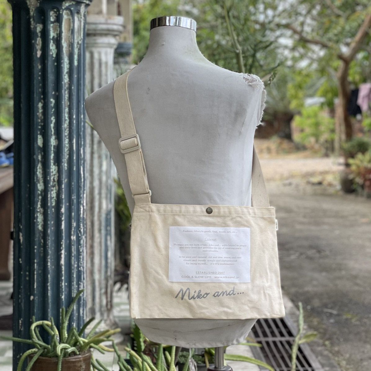Canvas × Japanese Brand Street Styke Niko and... Canvas Sacoche/Crossbody Size ONE SIZE - 1 Thumbnail
