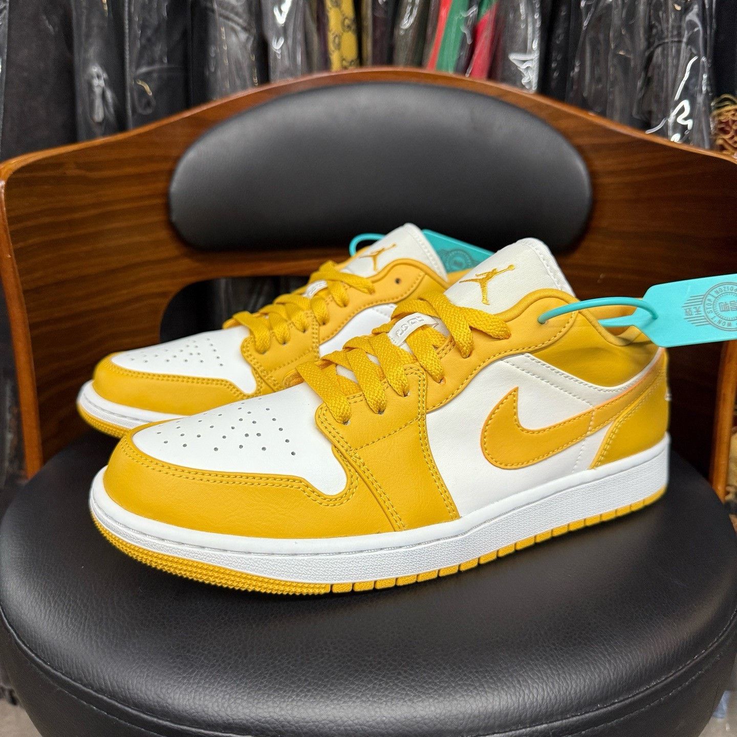 Nike Nike AJ1 Yellow Lowtop Sneakers 43 Men Size US 10 / EU 43 - 1 Thumbnail