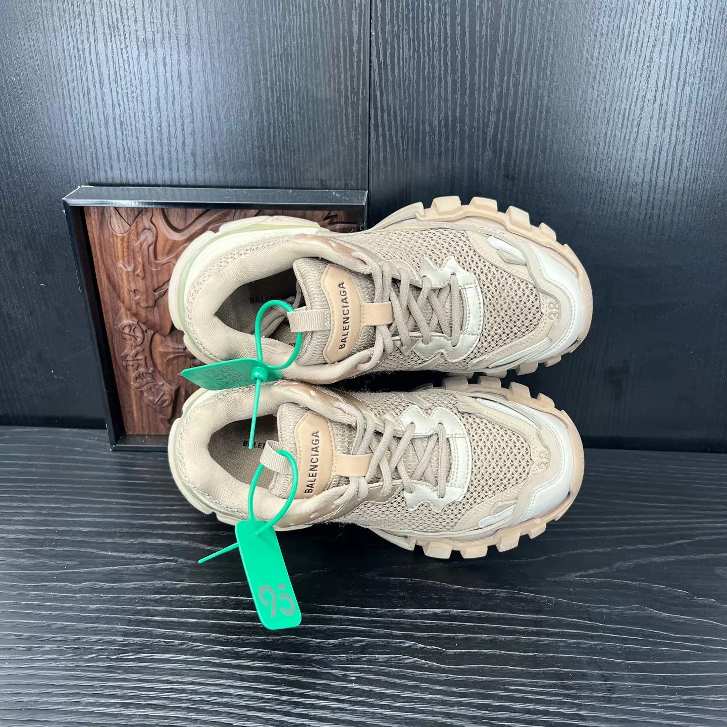 Balenciaga Balenciaga Track 3 Distressed Beige 38 Near New Size US 8 / IT 38 - 6 Thumbnail