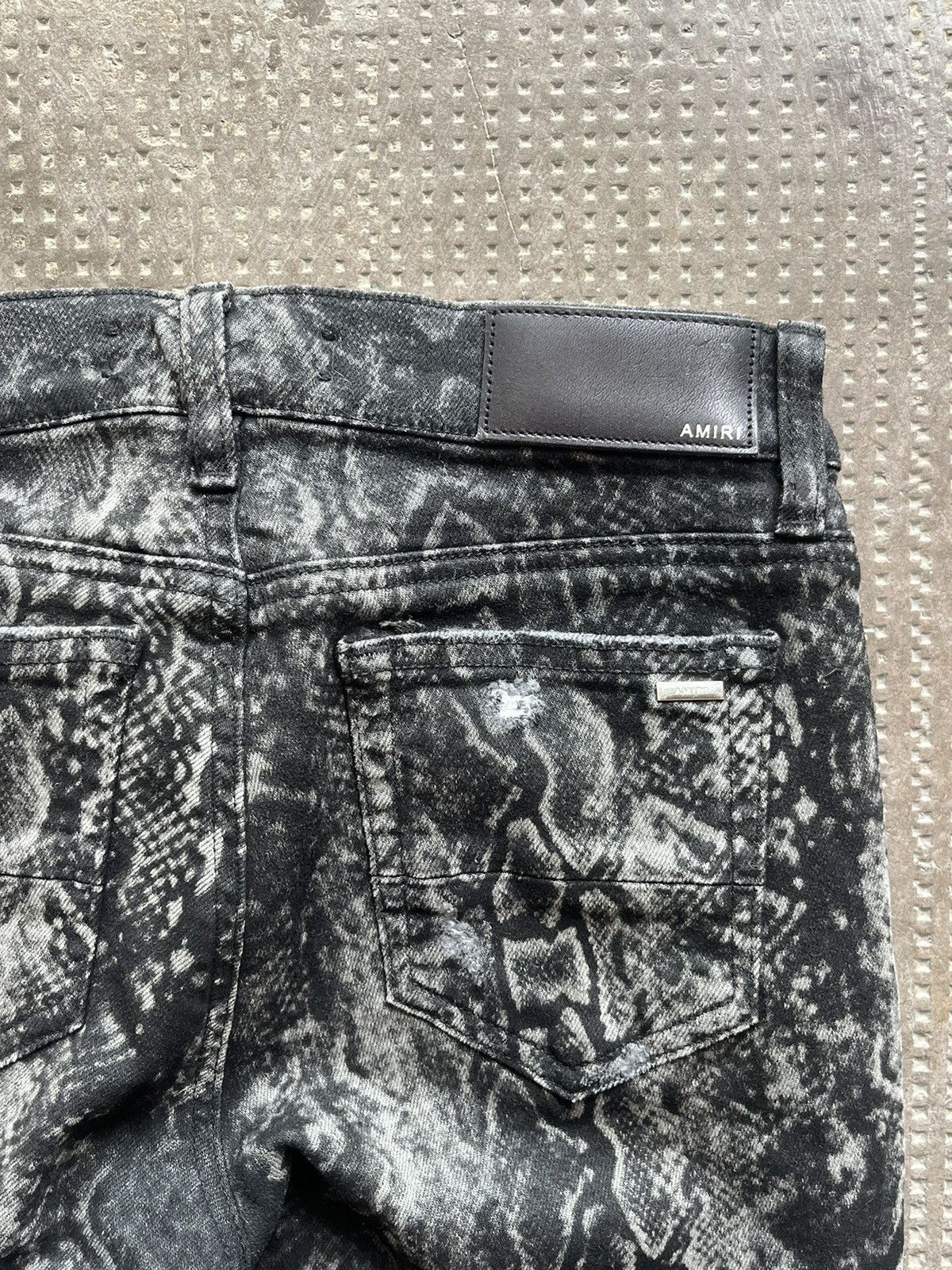 Amiri Amiri Mx1 Skinny Jeans Snake Skin Denim Pant Distressed Rare Size 26" / US 2 / IT 38 - 9 Thumbnail