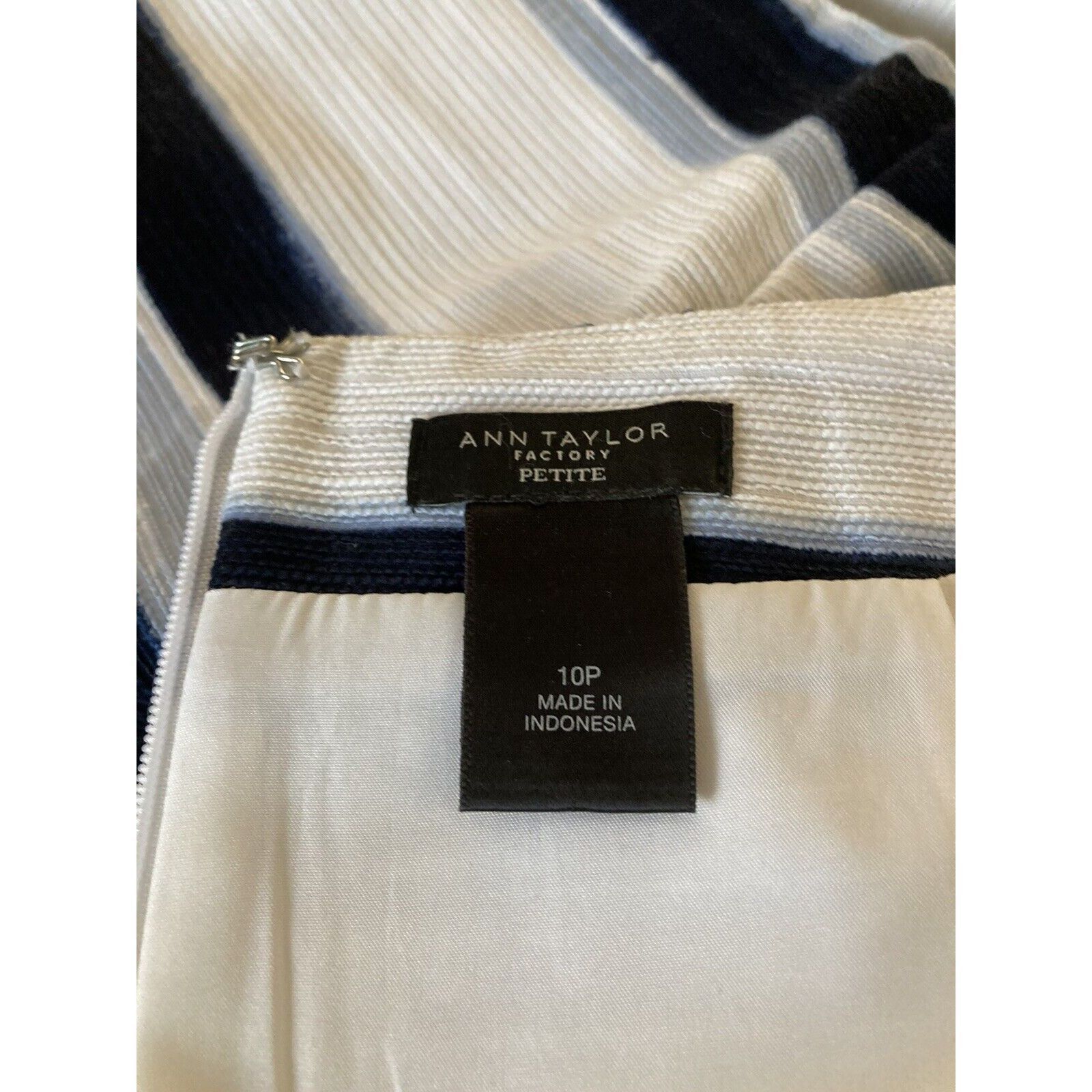 Ann Taylor Ann Taylor Factory Lined Skirt Womens White Blue Strip Petit Size 32" / US 10 / IT 46 - 7 Thumbnail