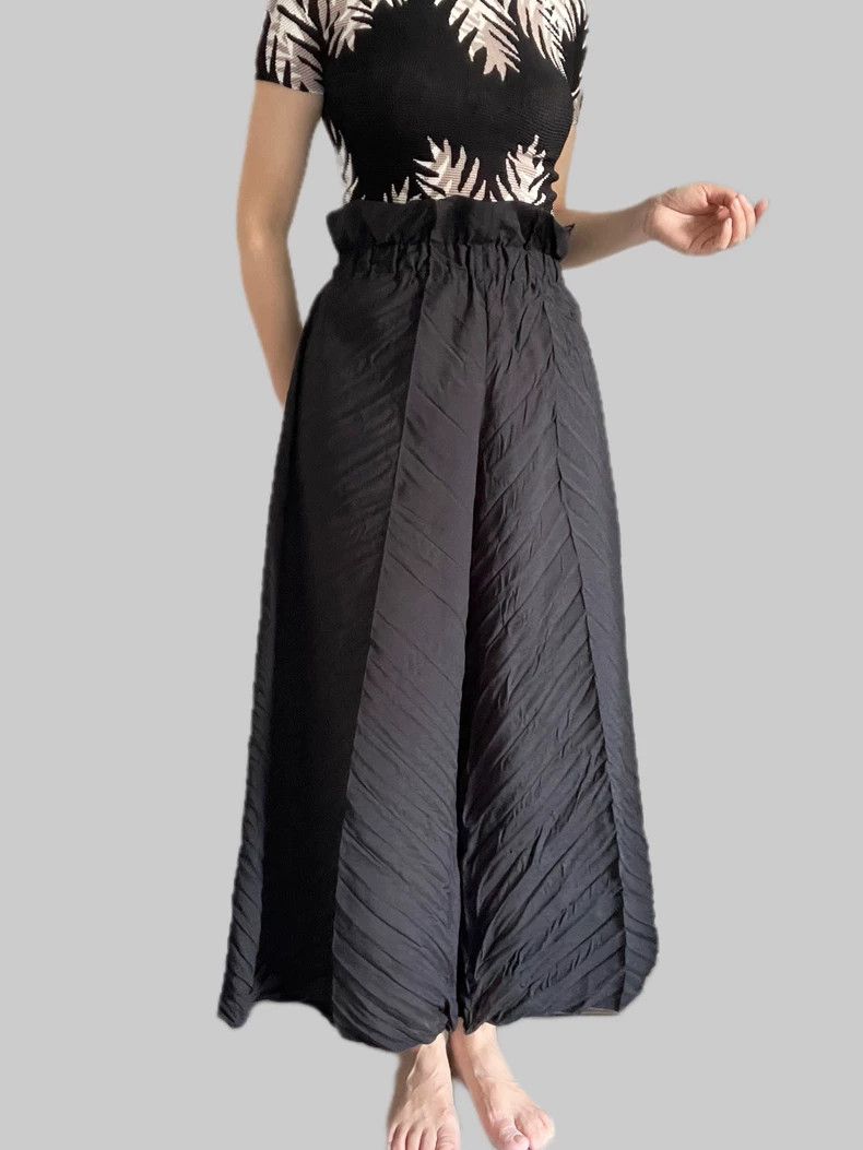 Issey Miyake Issey Miyake size:2 Black mainline pleated wide-leg pants Size 23" - 1 Thumbnail