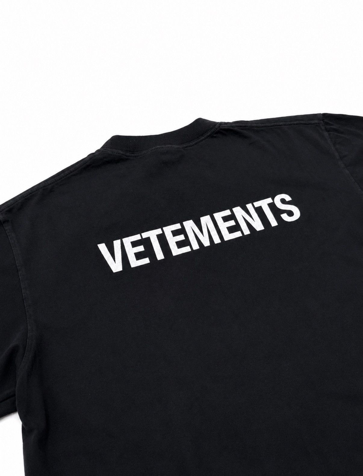Vetements Vetements Staff Tee in Black Size US M / EU 48-50 / 2 - 2 Thumbnail