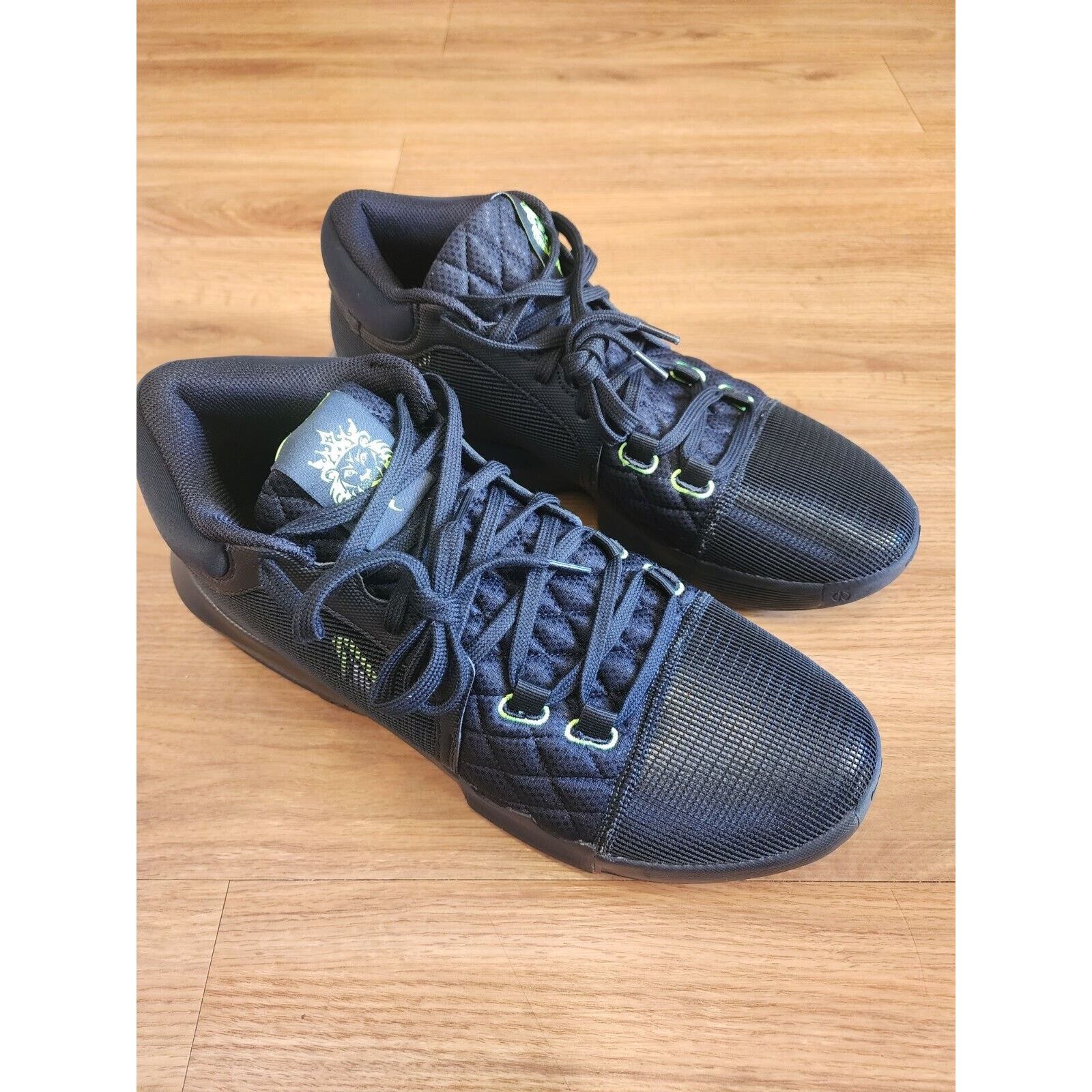 Nike NIKE LEBRON WITNESS 8 Basketball Shoe FB2239-002 Men's Sz 13 Size US 13 / EU 46 - 4 Thumbnail