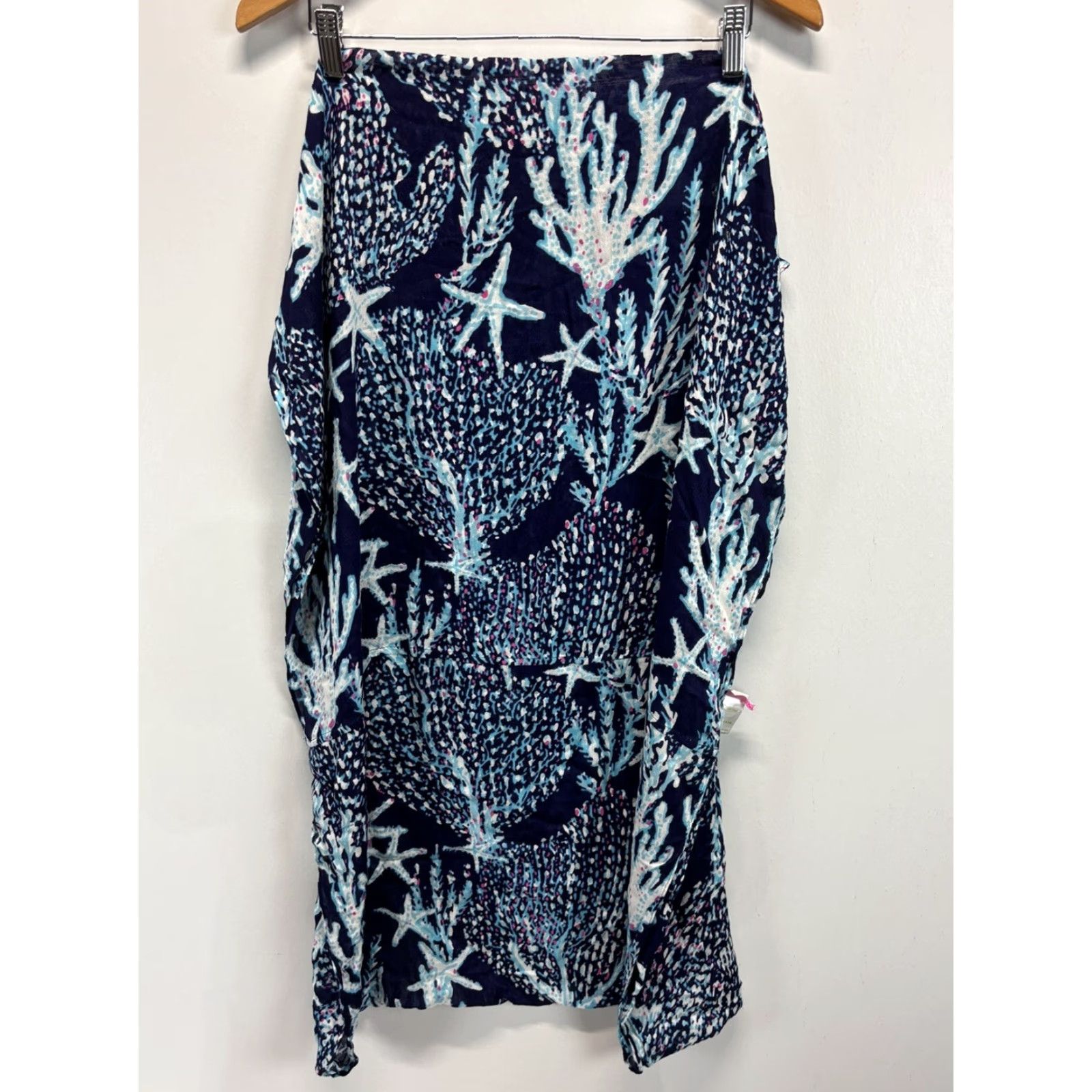 Lilly Pulitzer VINTAGE Lilly Pulitzer Women's Scarf Rayon Beach Starfish Navy 28x69 Tropical All-Season Size ONE SIZE - 2 Thumbnail
