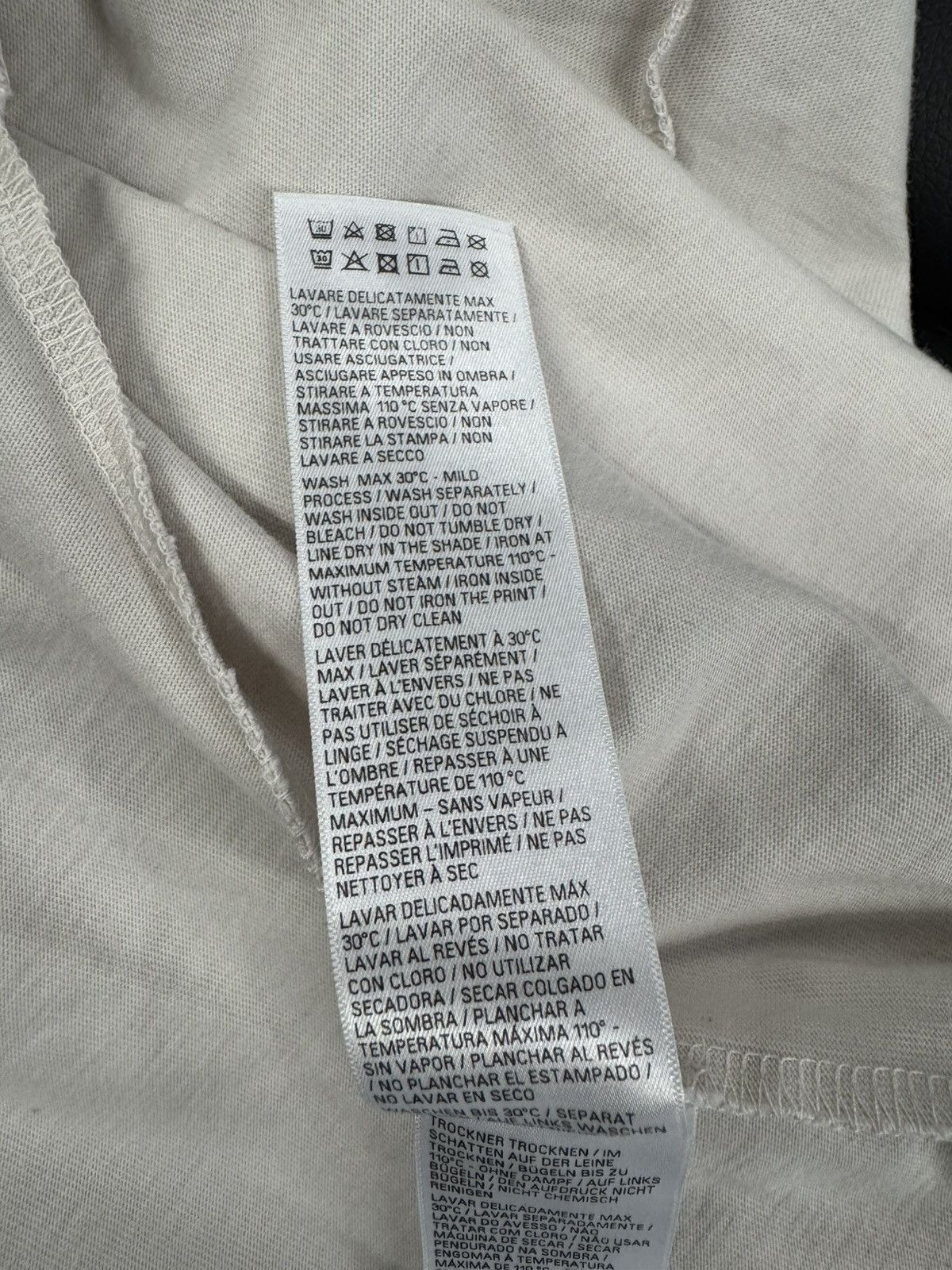 Balenciaga Balenciaga Blurred Logo T-Shirt Size US XS / EU 42 / 0 - 5 Thumbnail