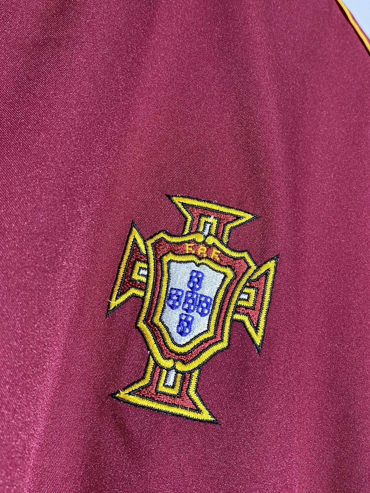 Nike 2002 Portugal National Team Home Soccer Jersey Size US XL / EU 56 / 4 - 5 Thumbnail