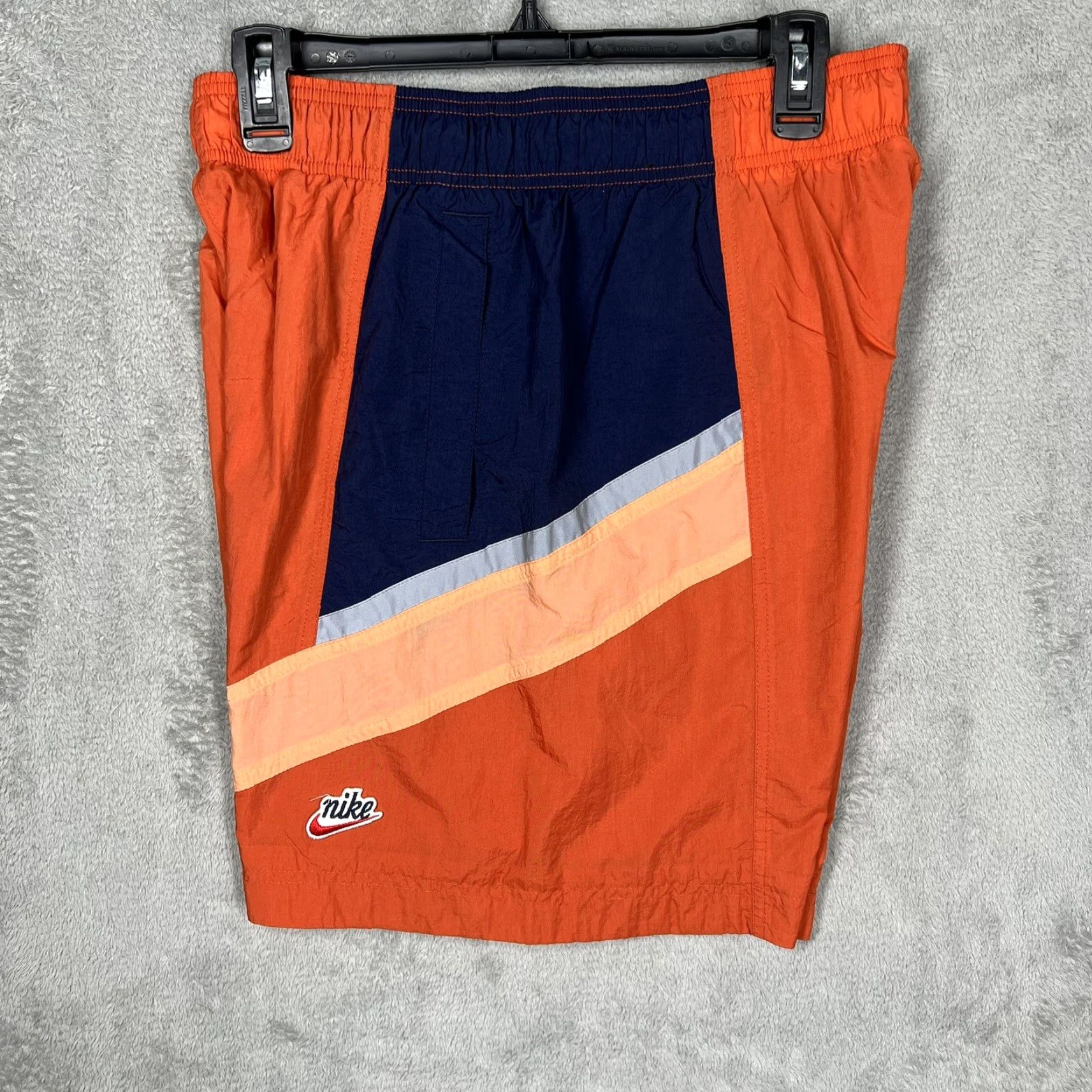 Nike Nike Sportswear Mens Shorts Heritage Windrunner Orange CU4436-861 Size US 31 - 7 Thumbnail