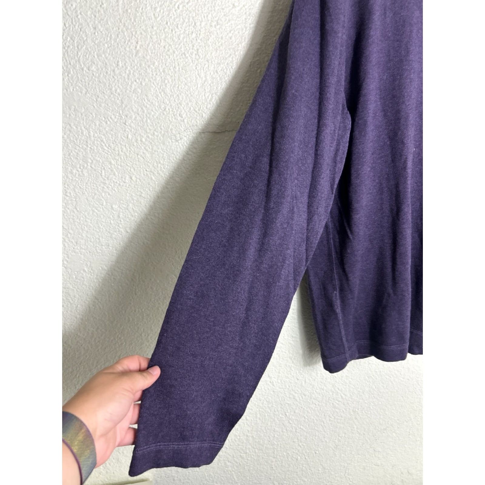 Eddie Bauer Eddie Bauer Sweater Cotton/Merino Wool Blend Long Sleeve V-Neck Purple XL Size US XL / EU 56 / 4 - 2 Thumbnail