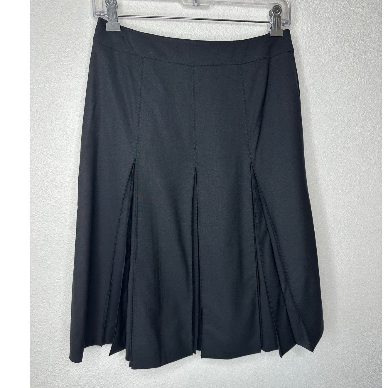 Burberry Burberry Black Pleated A-Line Skirt Side Zip Knee Length 23” Size 27" / US 4 / IT 40 - 1 Thumbnail