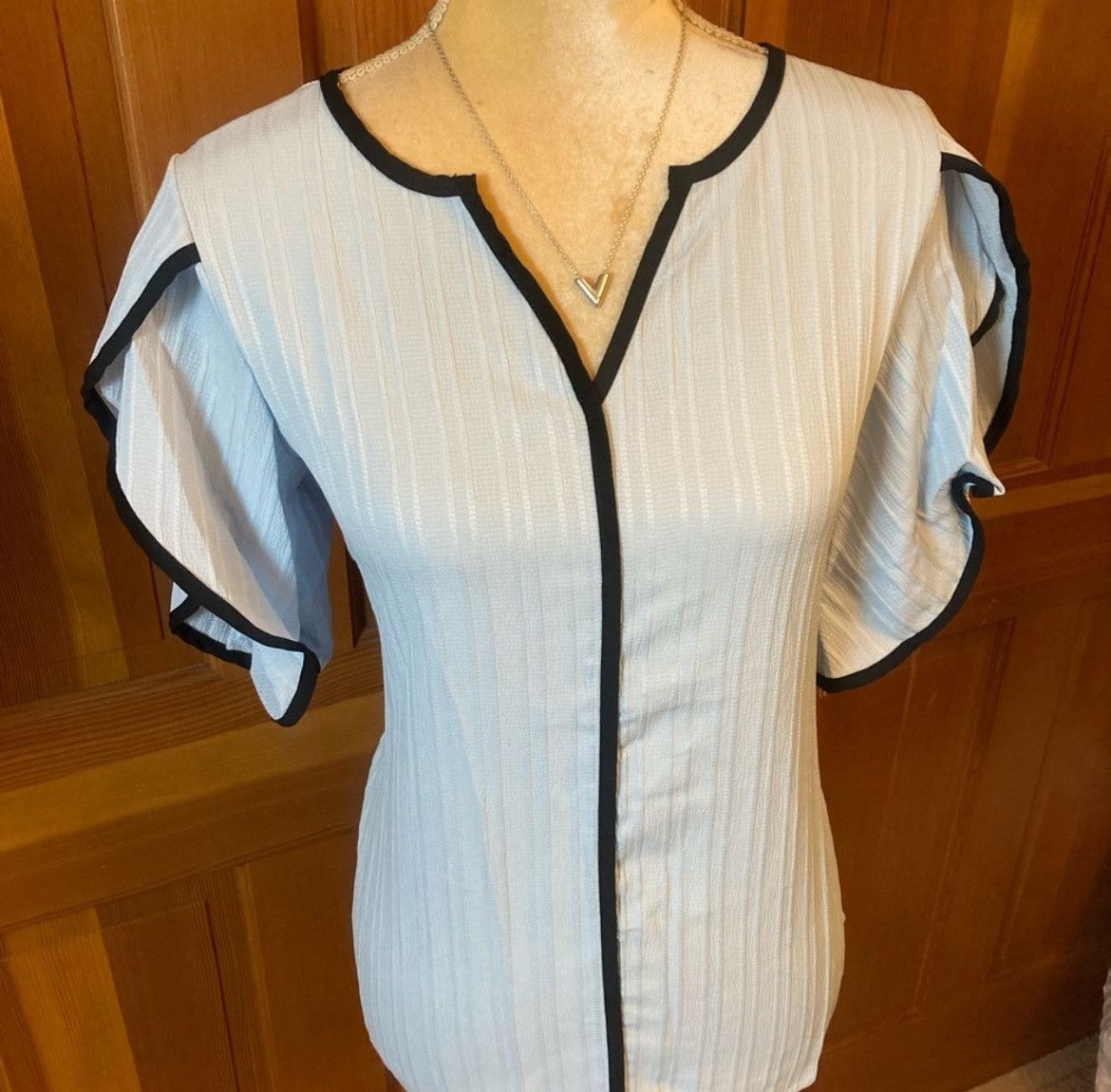 Designer × Other Nwt, Lavishly Paris Women’s Petal Sleeve Blouse Size S / US 4 / IT 40 - 8 Thumbnail